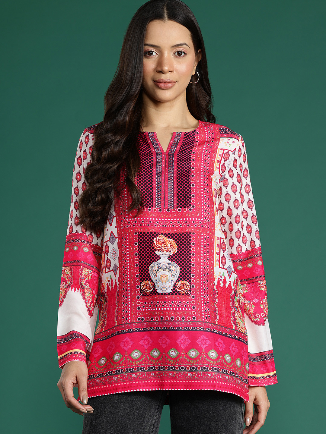 

DressBerry Geometric Printed Colourblocked Top, Cream