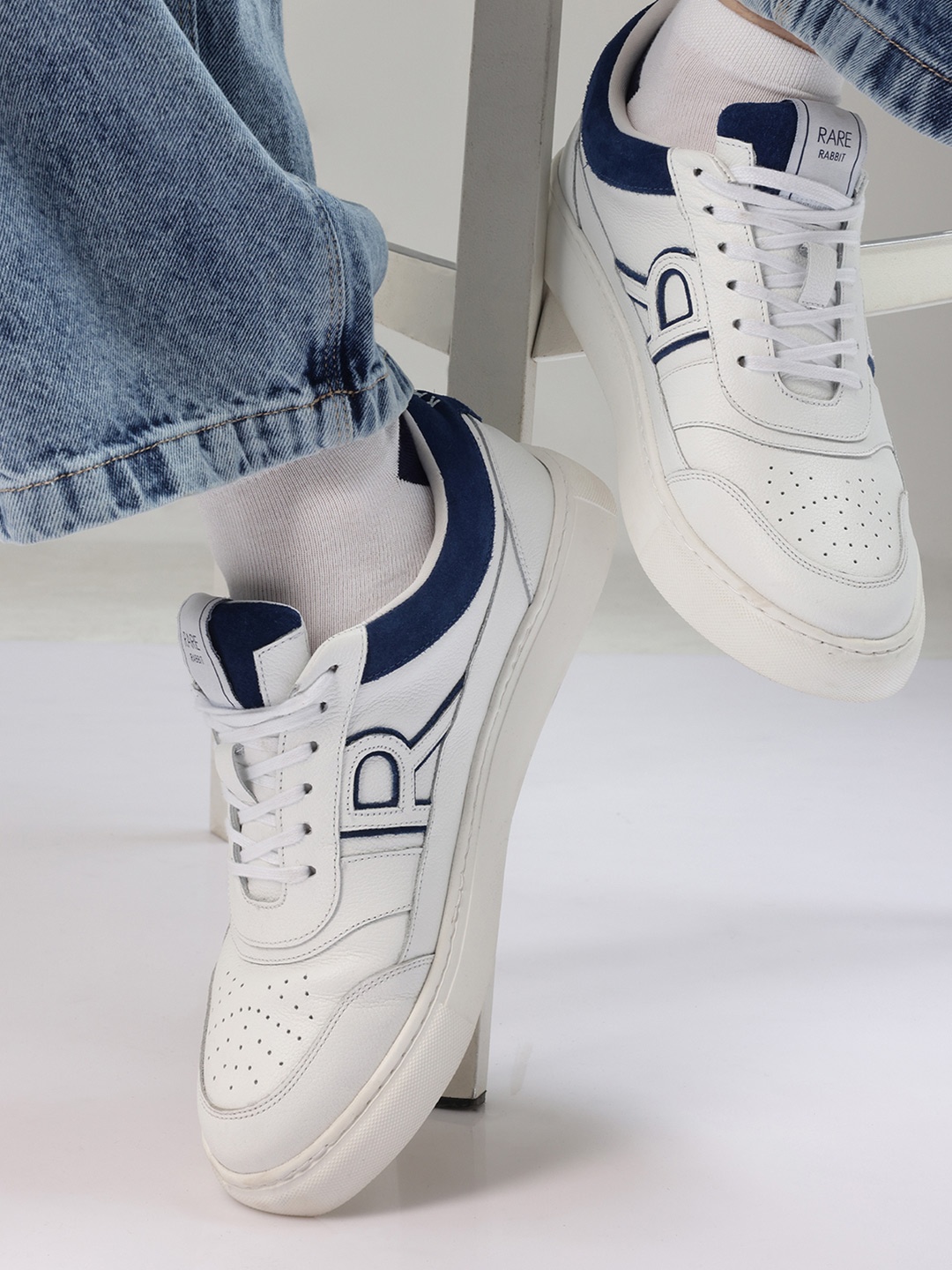 

RARE RABBIT Men Colourblocked Leather Sneakers, White