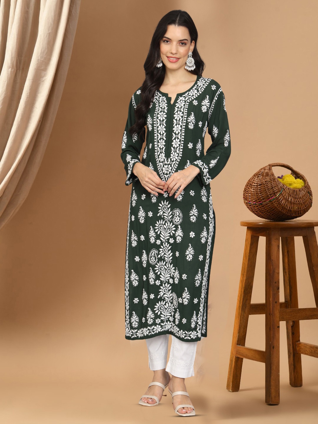 

PARAMOUNT CHIKAN Women Embroidered Lucknowi Chikankari Modal Kurta, Green