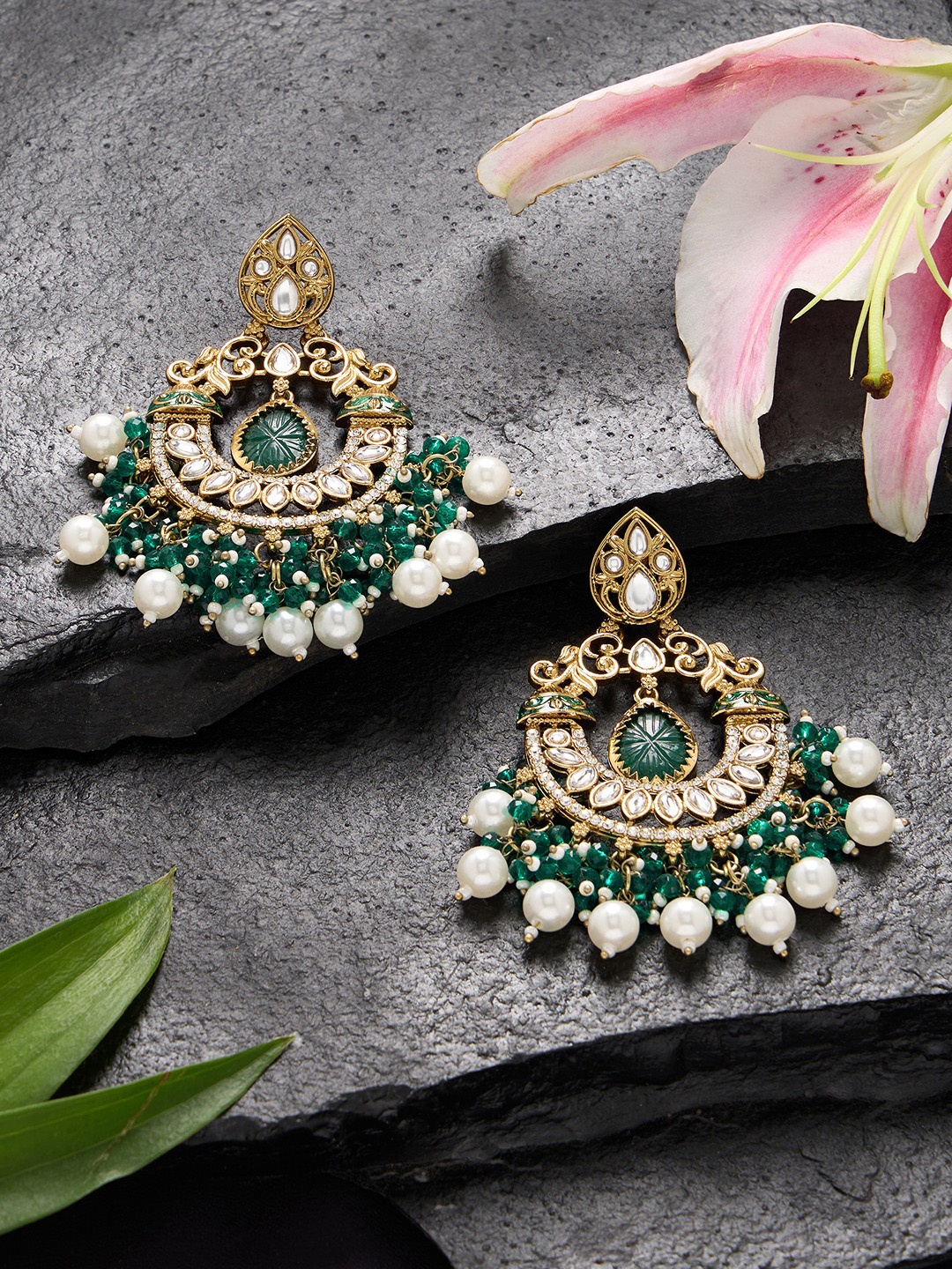 

Zaveri Pearls Gold-Plated Kundan Stone Studded & Beaded Contemporary Chandbalis