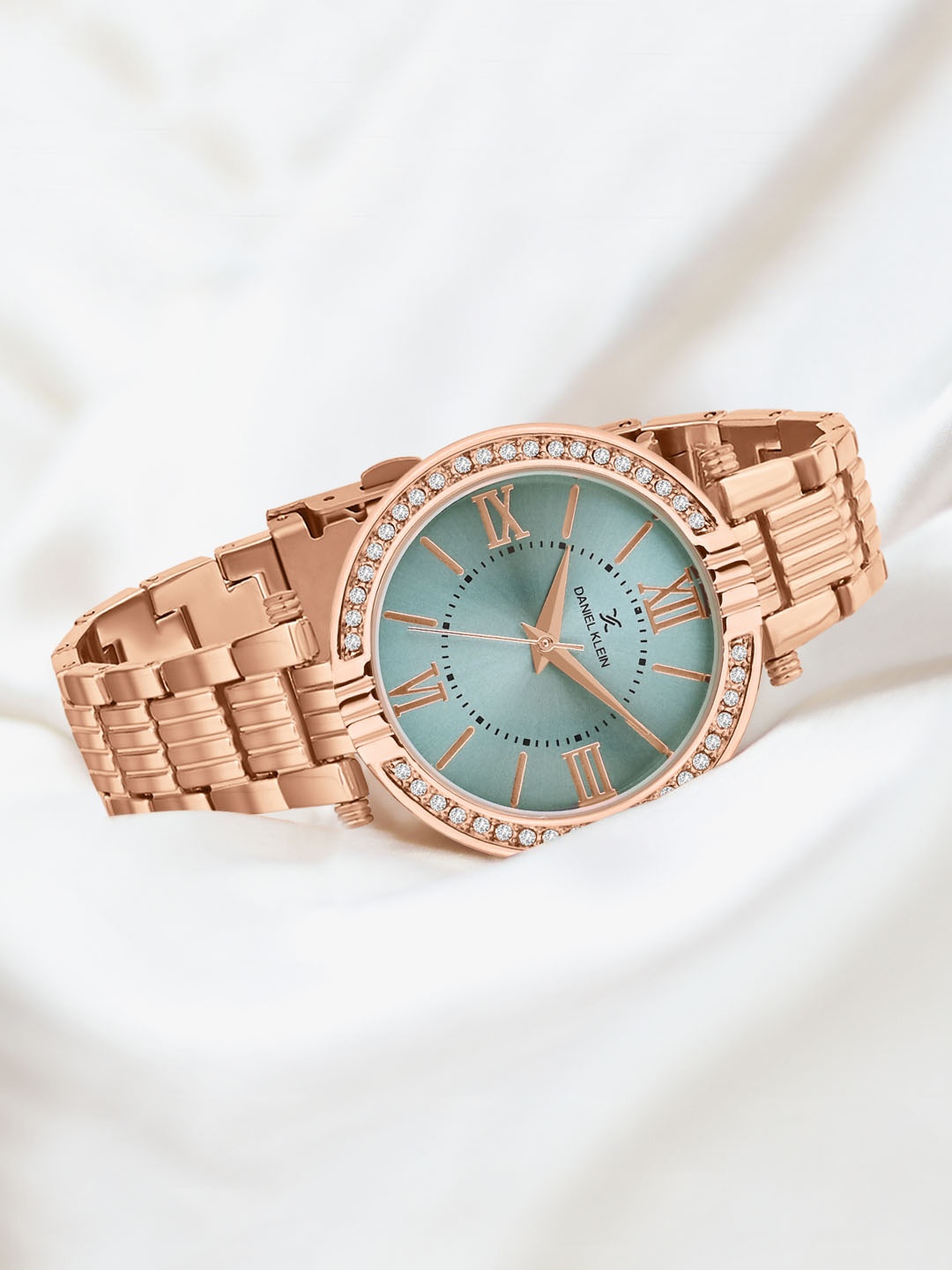 

Daniel Klein Women Gold Dial & Straps Analogue Watch, Green
