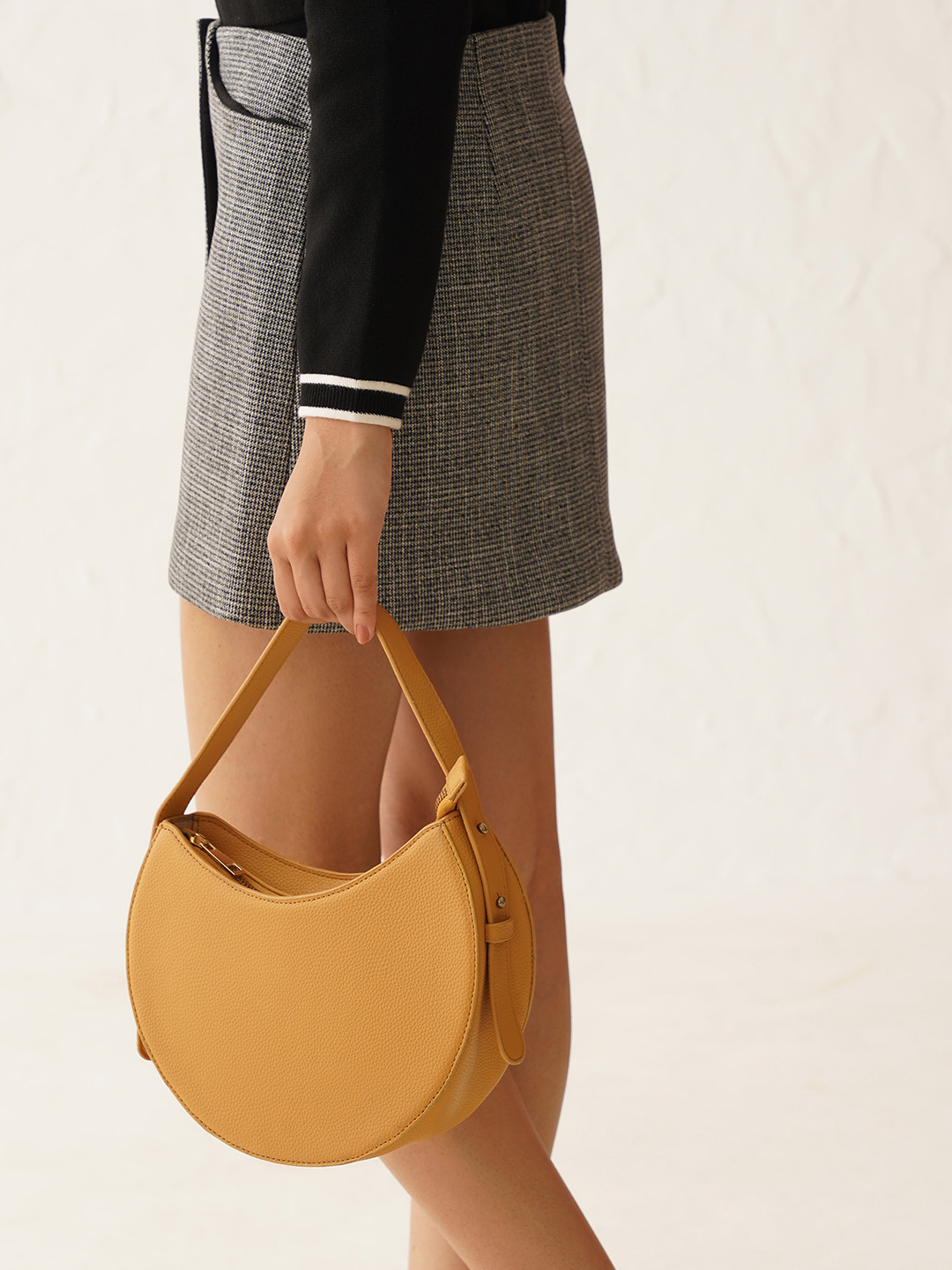 

CARRY CITY Women Textured Solid Half Moon Handheld Bag, Beige