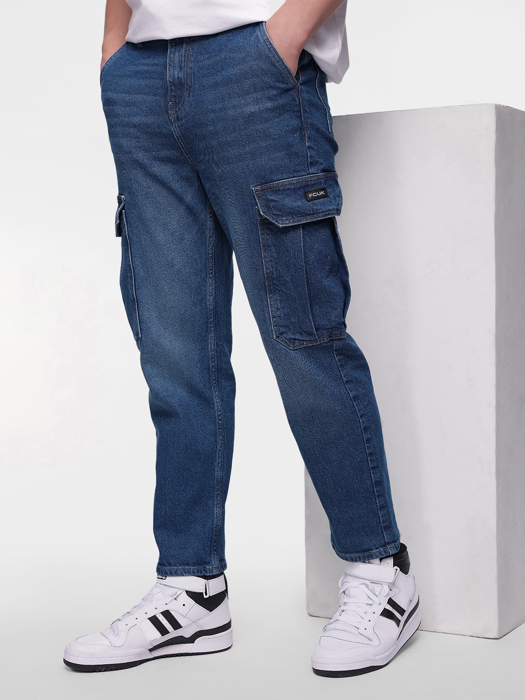 

FCUK Men Loose Fit Light Fade Stretchable Cargo Jeans, Blue