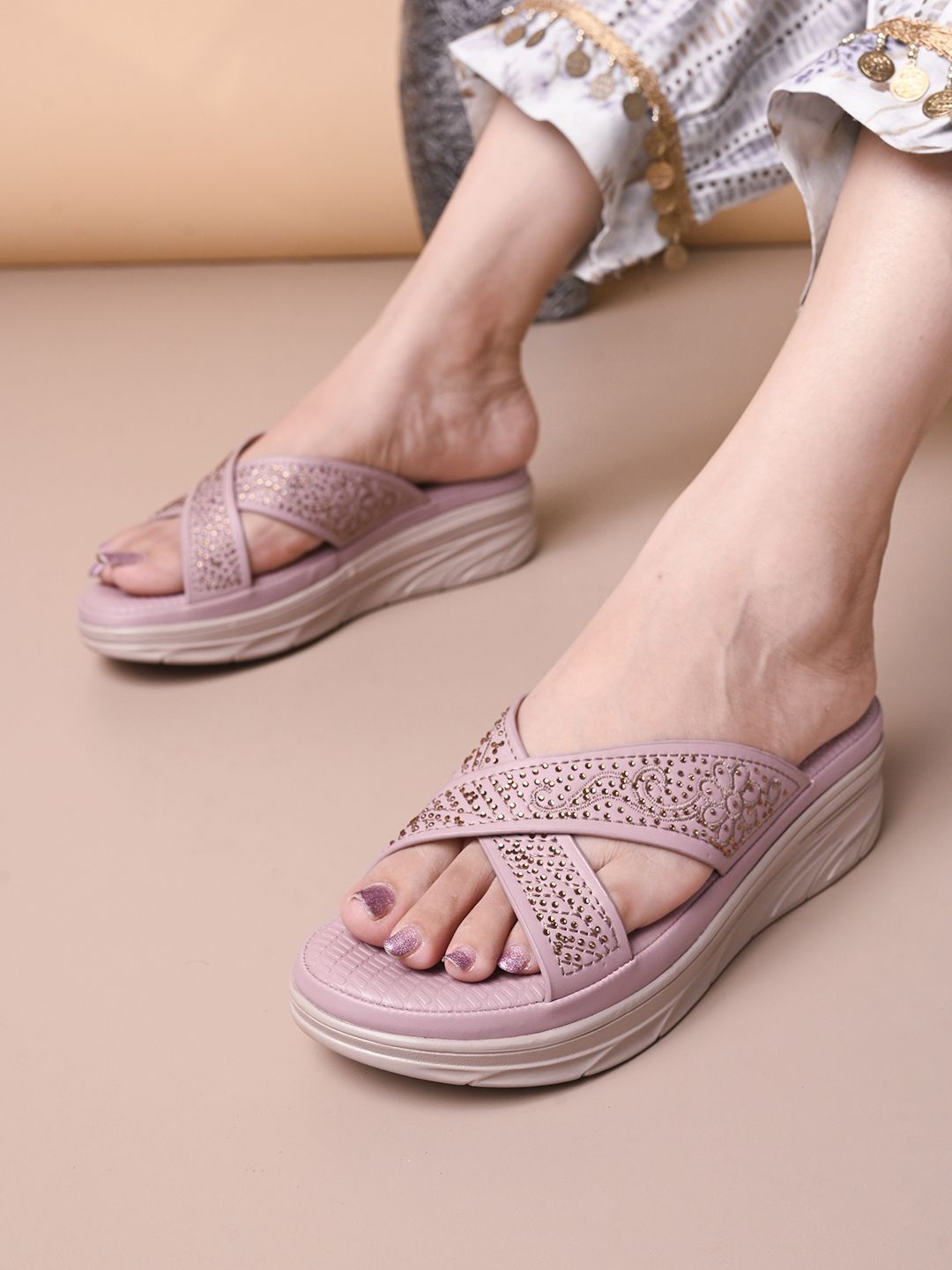 

XE Looks Women Embellished Open Toe Flats, Pink