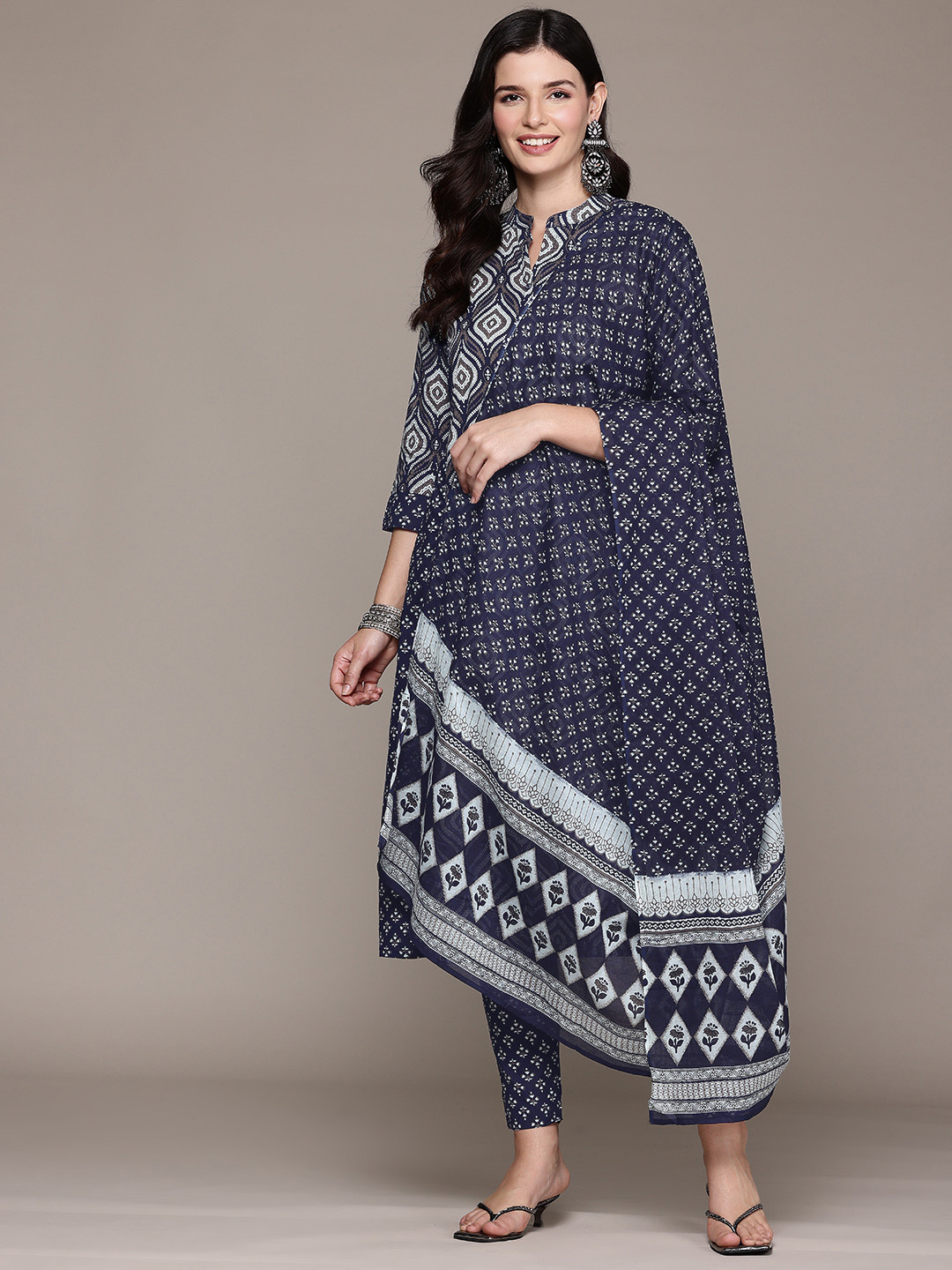 

Readiprint Ethnic Motifs Printed Panelled Pure Cotton Kurta Set, Black