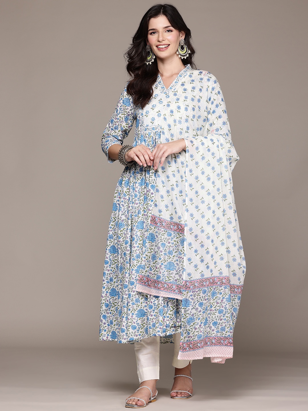 

Readiprint Floral Printed Pleated Beads & Stones Pure Cotton Kurta Set, Blue