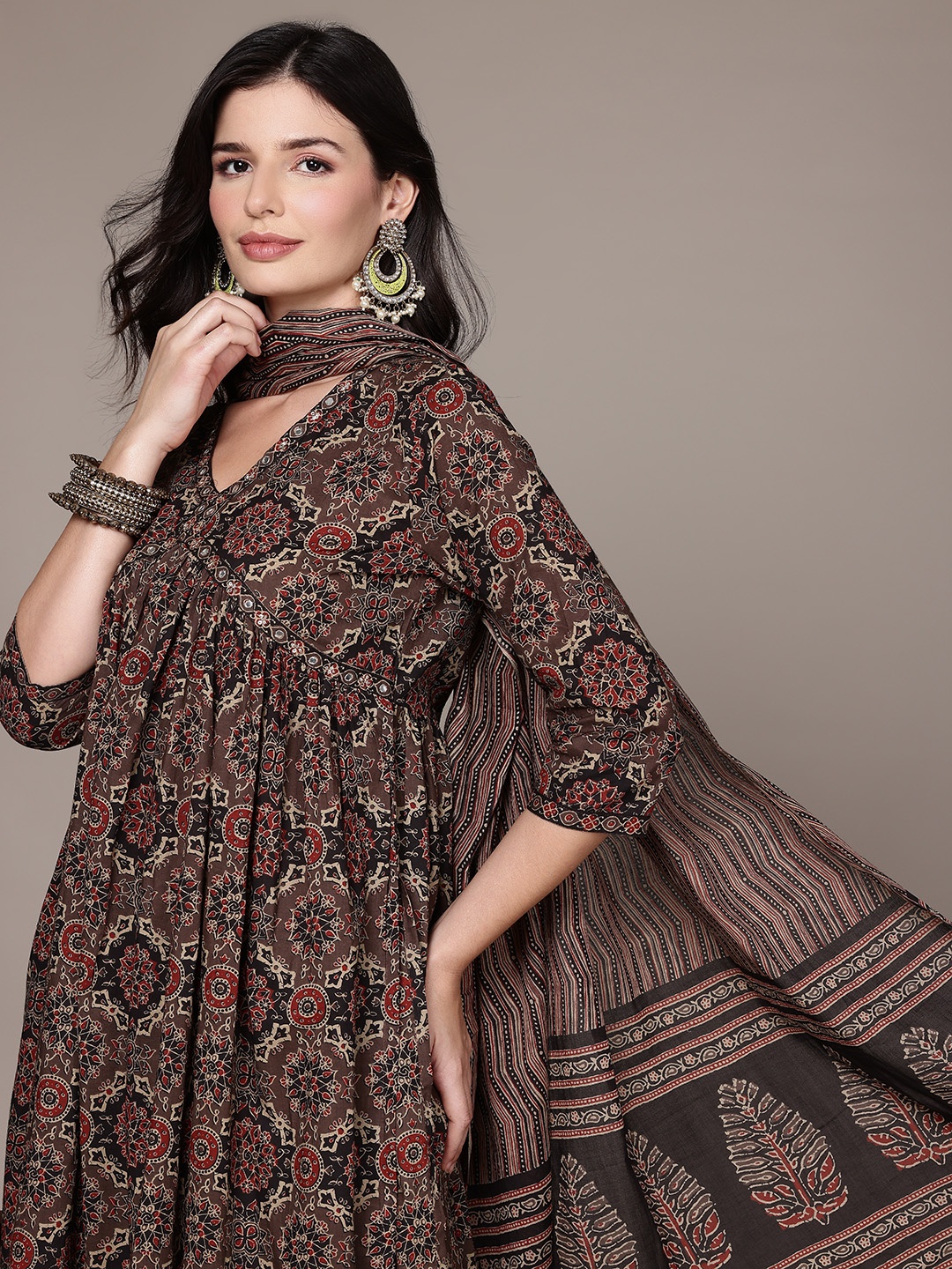 

Readiprint Fashions Ethnic Motifs Printed Empire Sequinned Pure Cotton Kurta Set, Brown