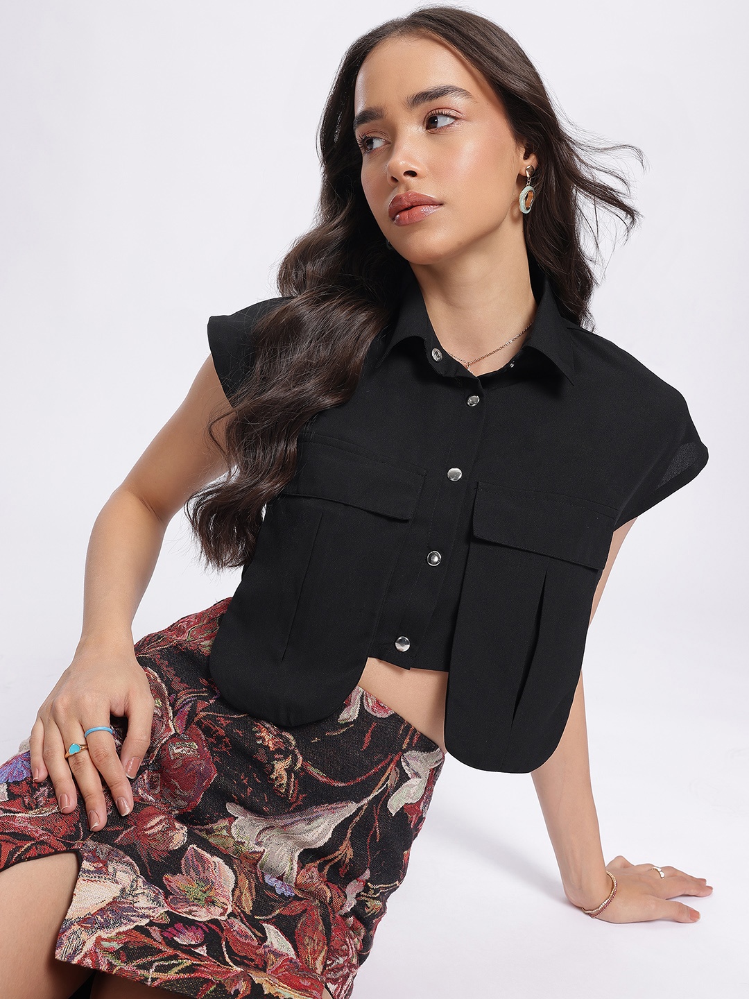

glitchez Urban Utility Cargo-Pocketed Crop Shirt, Black