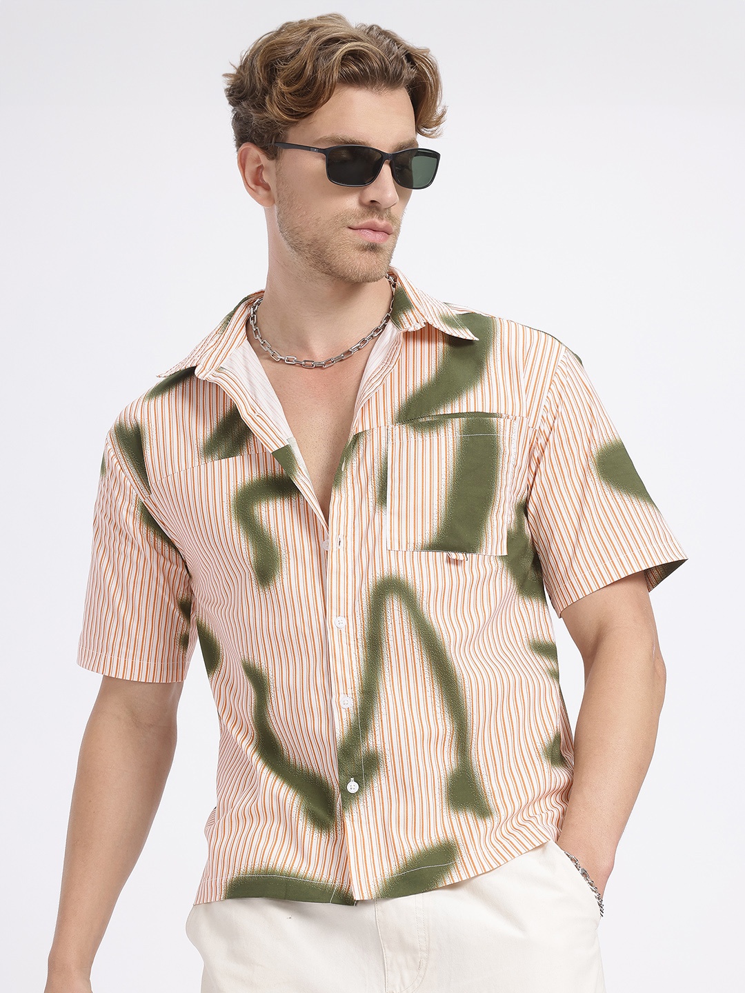 

glitchez Graffiti Stroke Striped Shirt, White