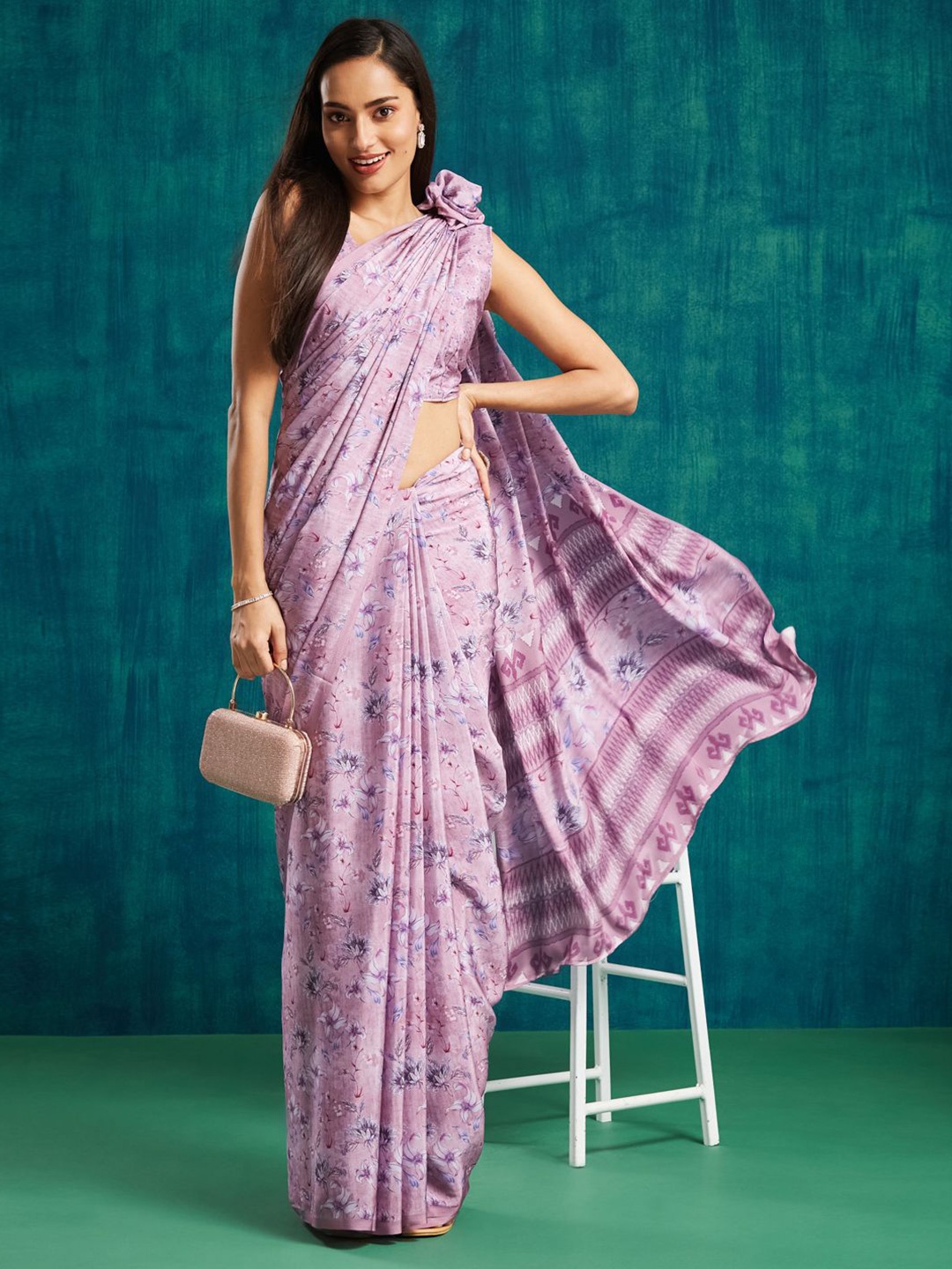 

RACHNA Floral Printed Ready to Wear Saree, Purple