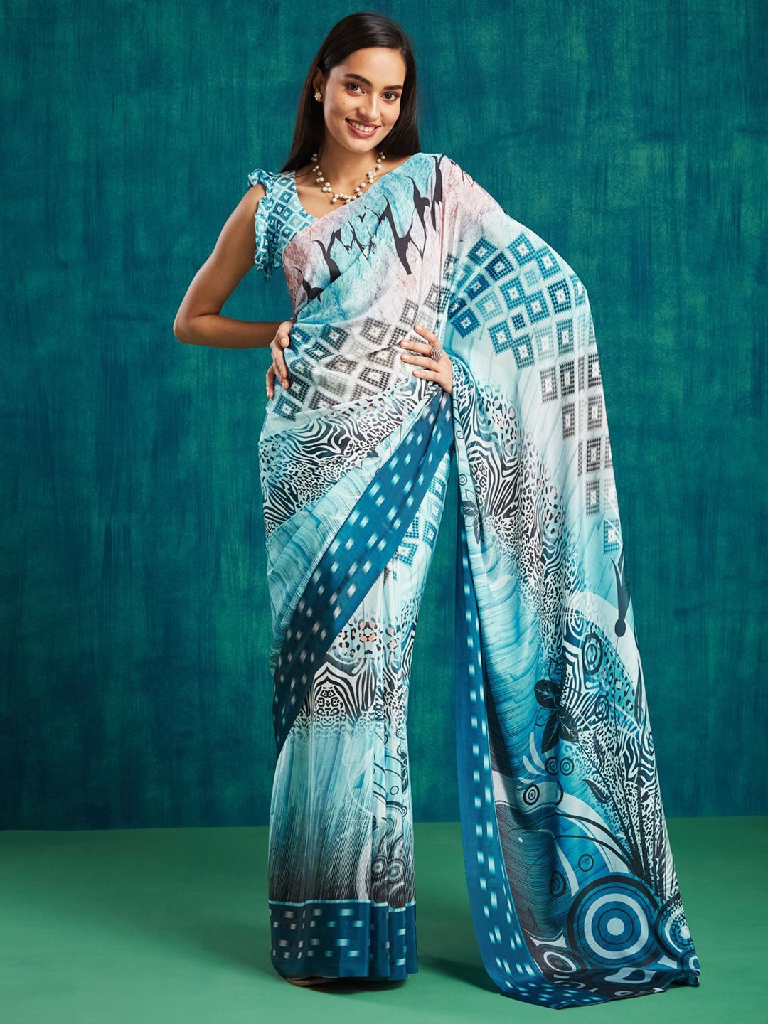 

RACHNA Checked Ready To Wear Saree, Blue