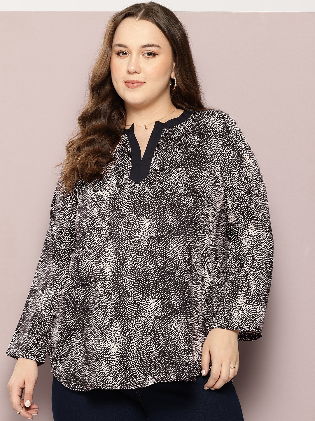 

Qurvii+ Plus Size Leopard Print Crepe Top, Black
