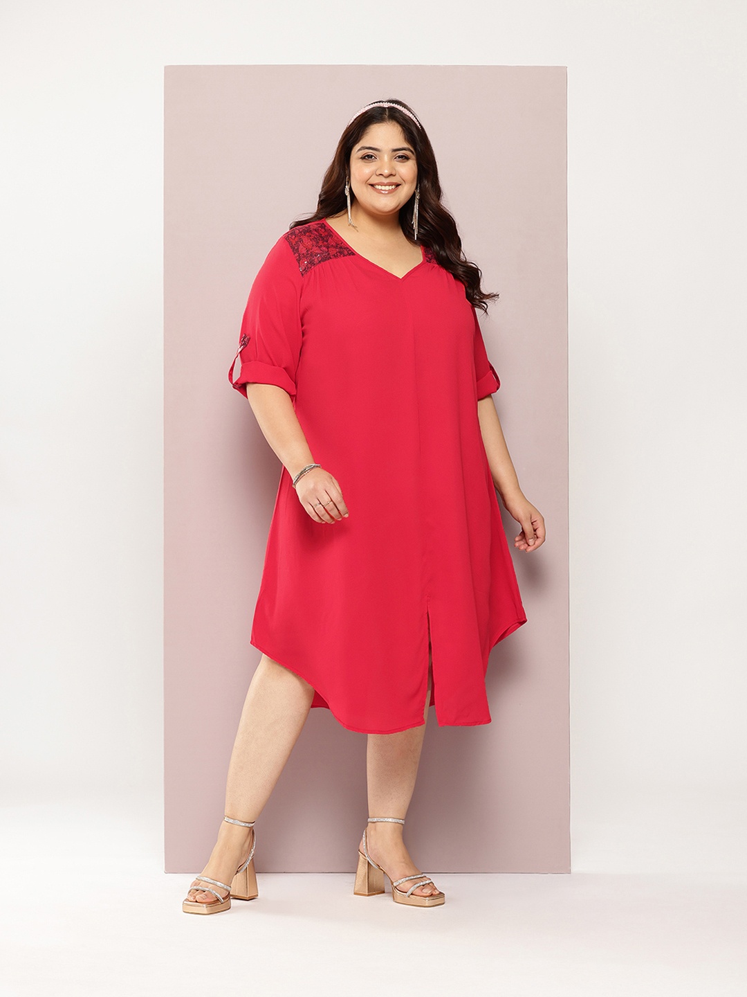 

Qurvii+ Plus Size Roll-Up Sleeves A-Line Dress With Sequined Detail, Red