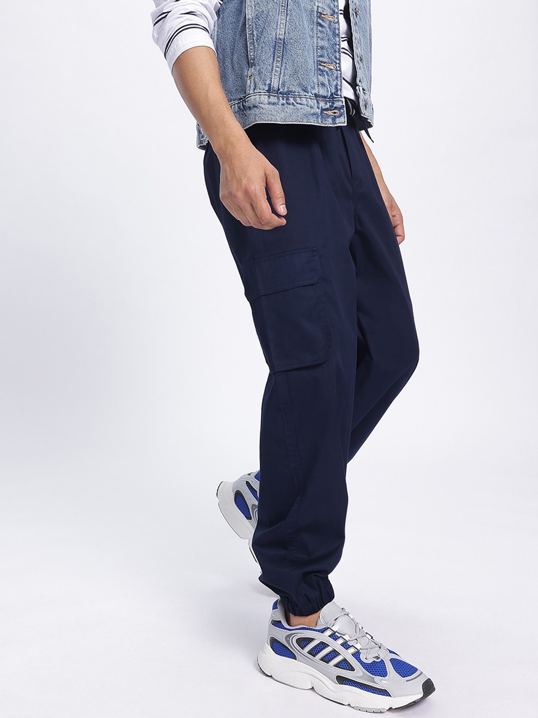 

glitchez Men Timeless Twist Twill Relaxed Fit Joggers, Navy blue