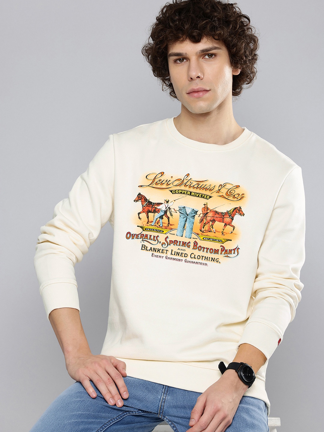 

Levis Graphic Printed Relaxed Fit Sweatshirt, Off white