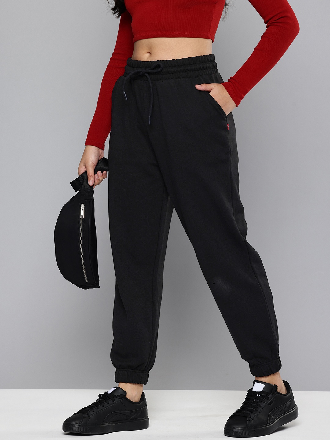 

Levis Women Mid-Rise Joggers, Black