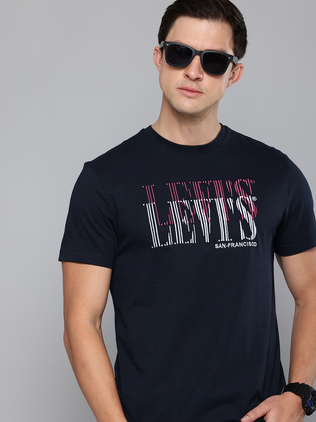 

Levis Pure Cotton Brand Logo Embroidered Slim Fit T-shirt, Navy blue