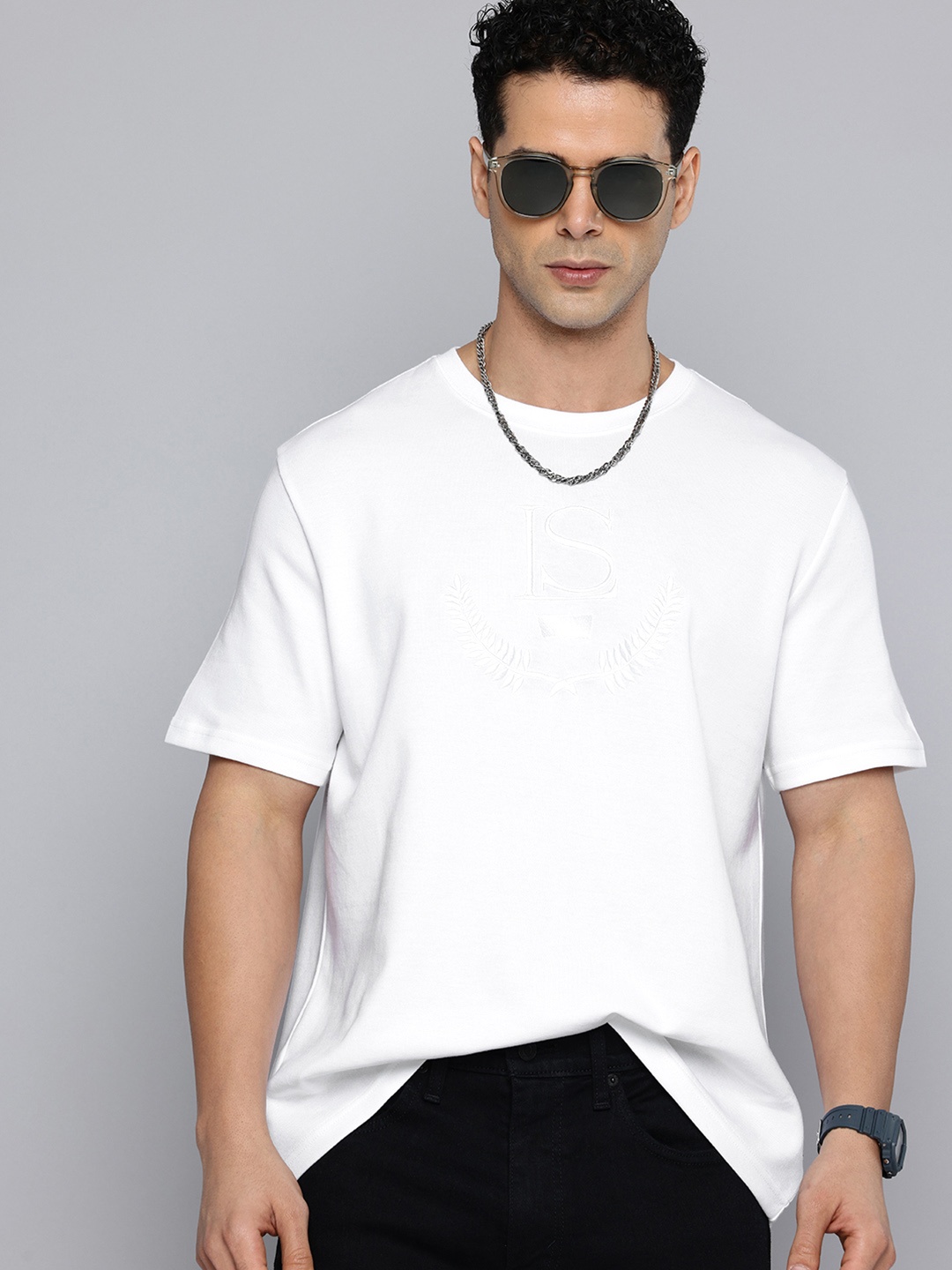 

Levis Relaxed Fit Typography Embroidered T-shirt, White