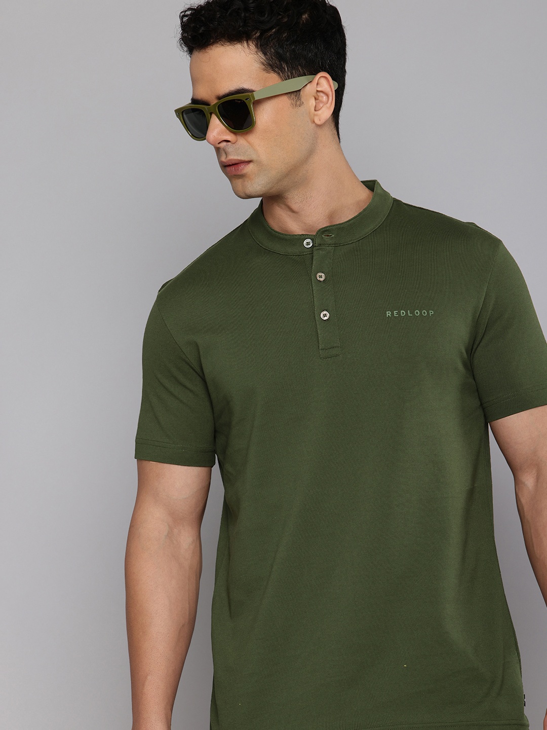 

Levis Henley Neck Slim Fit Pure Cotton T-shirt, Olive