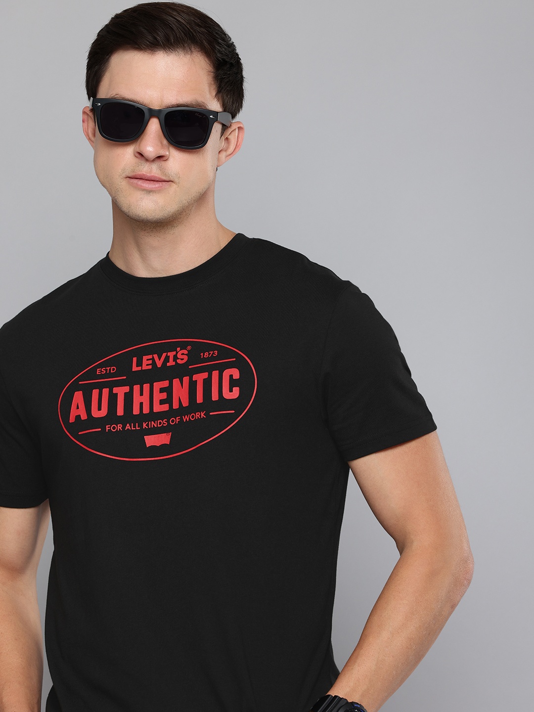 

Levis Pure Cotton Brand Logo Printed Slim Fit T-shirt, Black