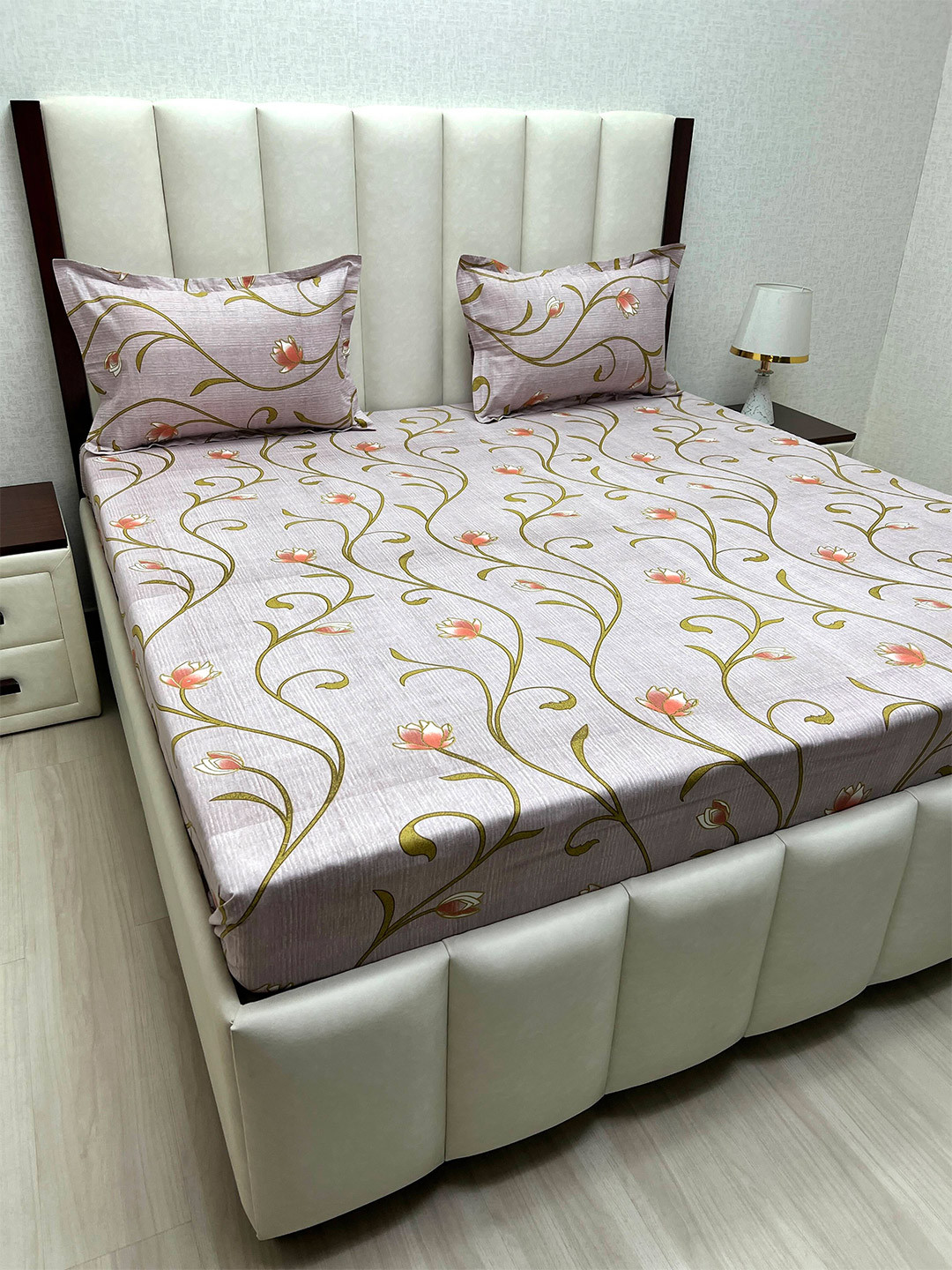 

Pure Decor Velar Purple Floral Pure Cotton 250 TC Super King Bedsheet Set-2.74 m x 3.06 m