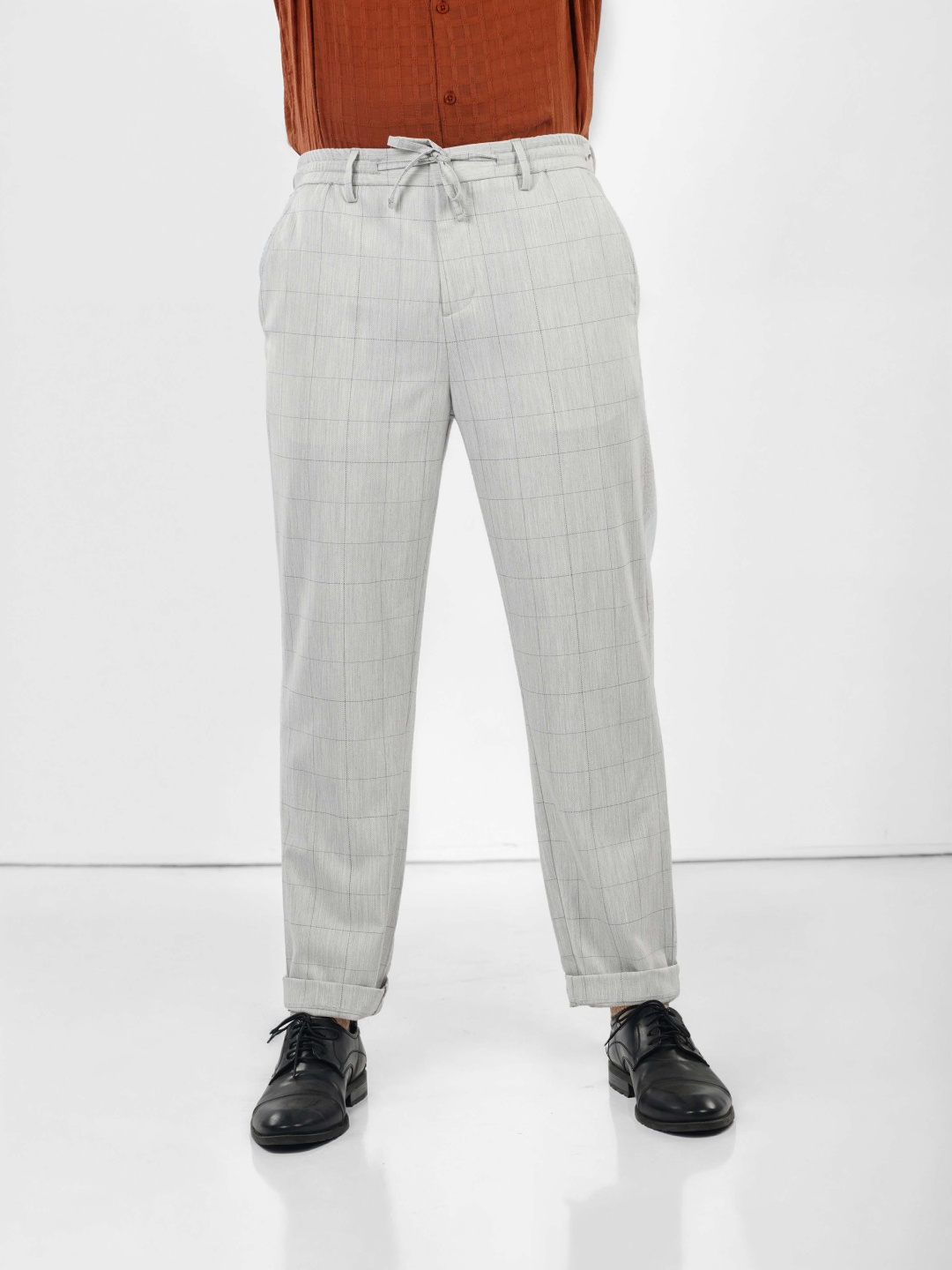 

Celio Men Checked Mid-Rise Slim Fit Easy Wash Trousers, White