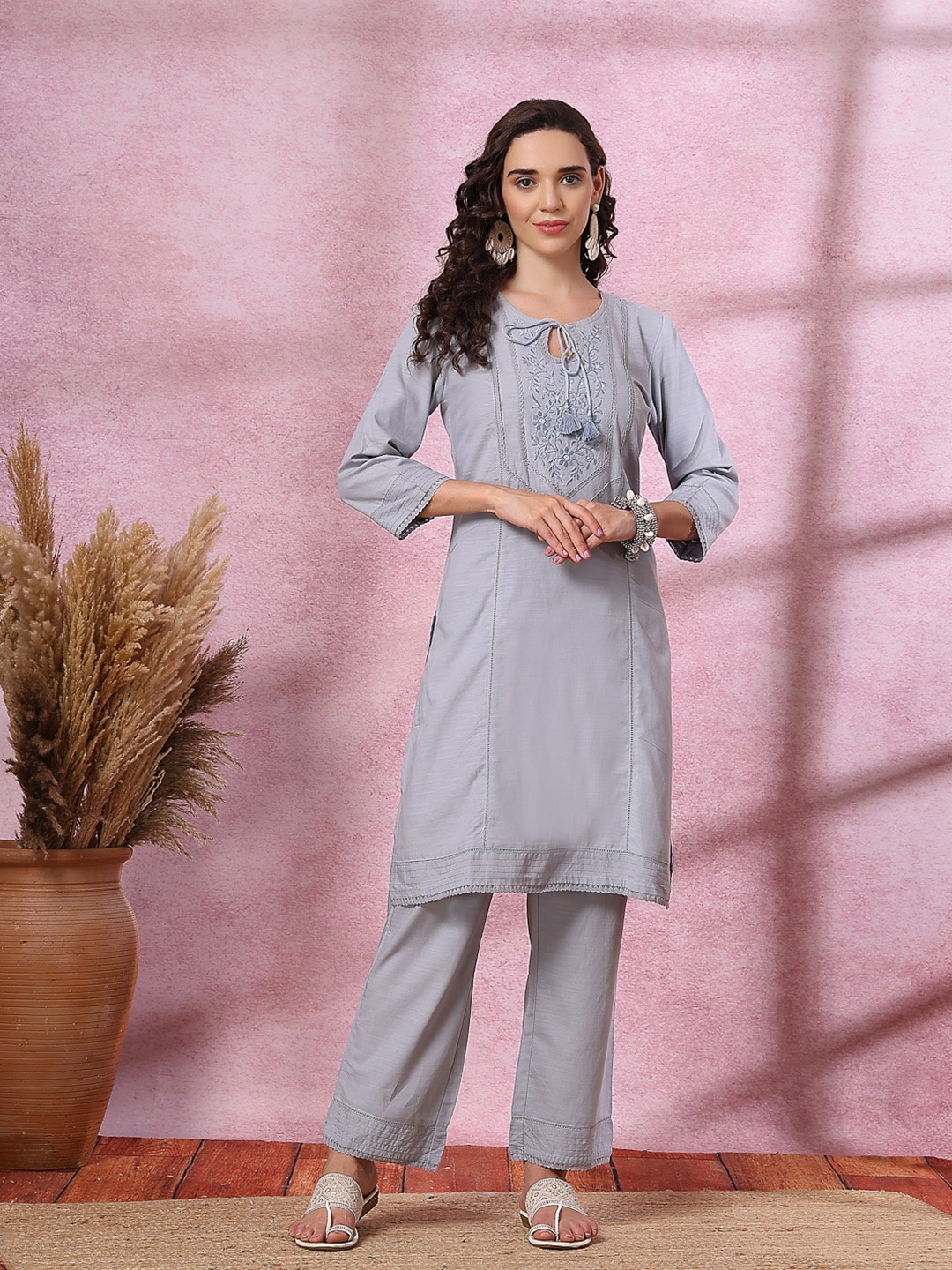 

Nayam By Lakshita Floral Embroidered Straight Kurta With Trousers, Blue