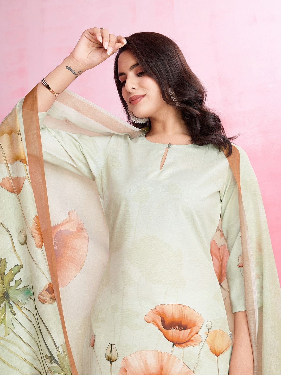 

MOJILAA Floral Printed Silk Crepe Straight Kurta With Trousers & Dupatta, Green