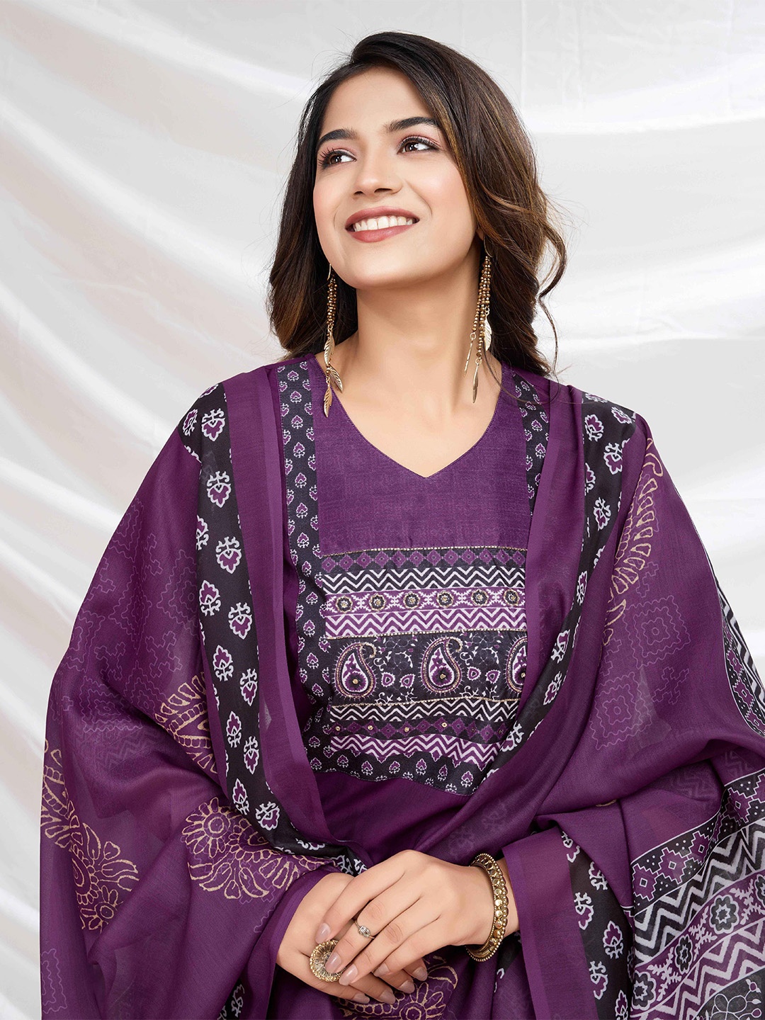 

MOJILAA Ethnic Motifs Printed Bead & Stones Straight Kurta With Trousers & Dupatta, Purple