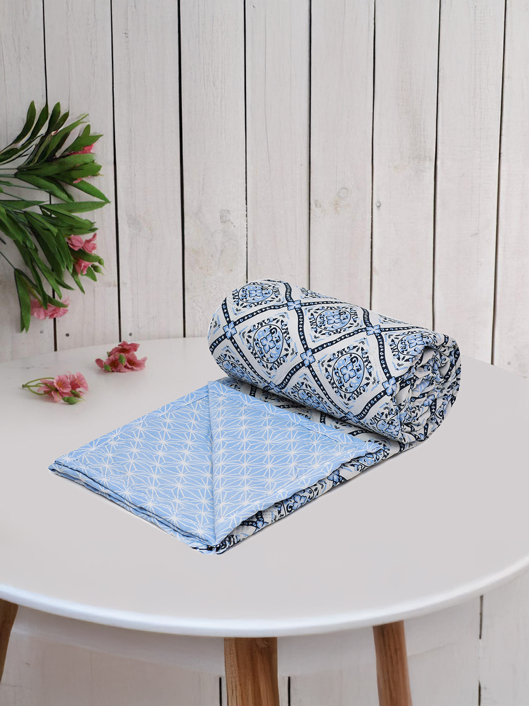 

RRC Blue & White Floral Microfiber Mild Winter 150 GSM Double Bed Comforter