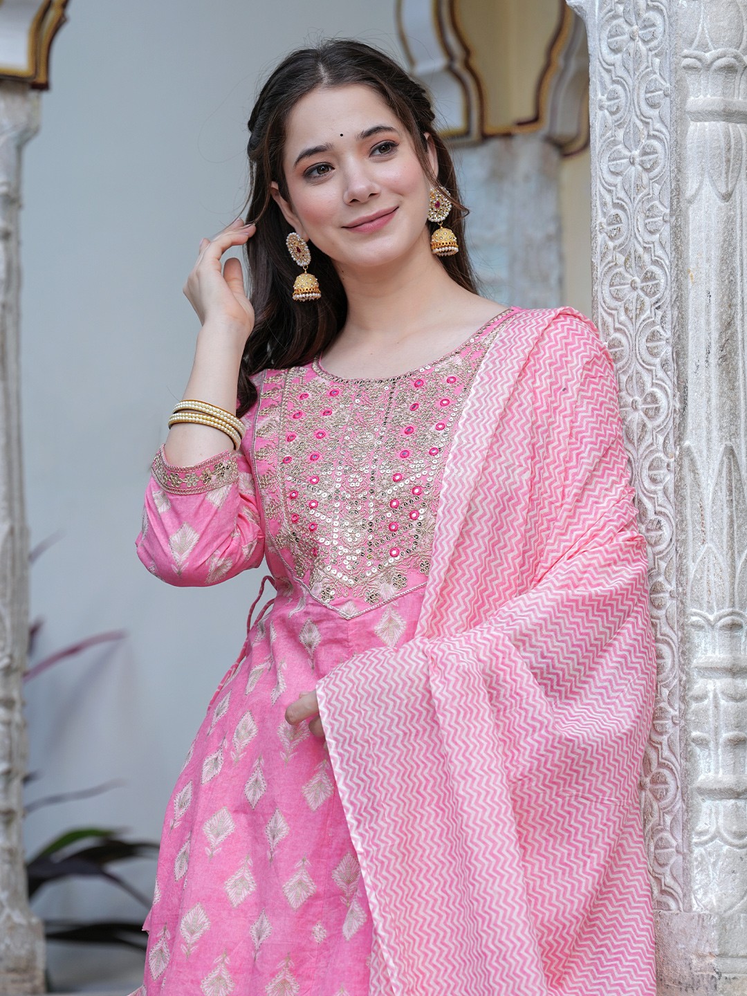 

DORIYA Floral Printed A-Line Kurta With Trousers & Dupatta, Pink