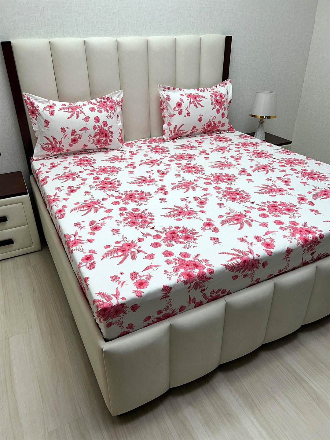 

Pure Decor Queen Size Double Bedsheet With 2 Pillow Covers 2.28m X 2.54m, Pink