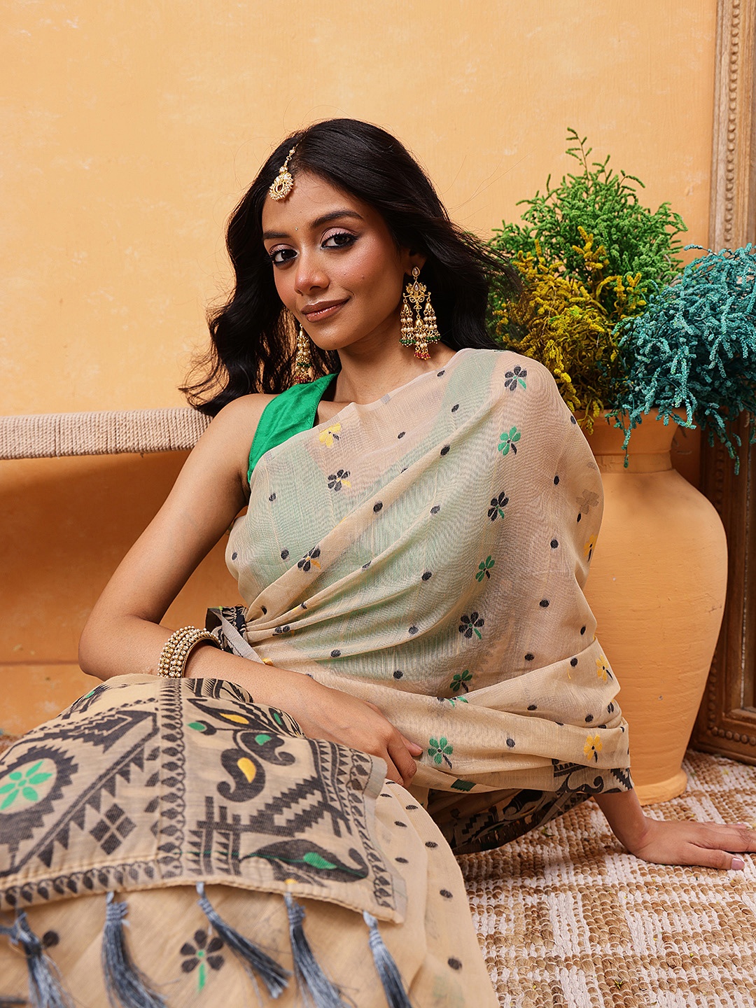 

Silk Land Floral Woven Design Pure Cotton Ready to Wear Jamdani Saree, Black