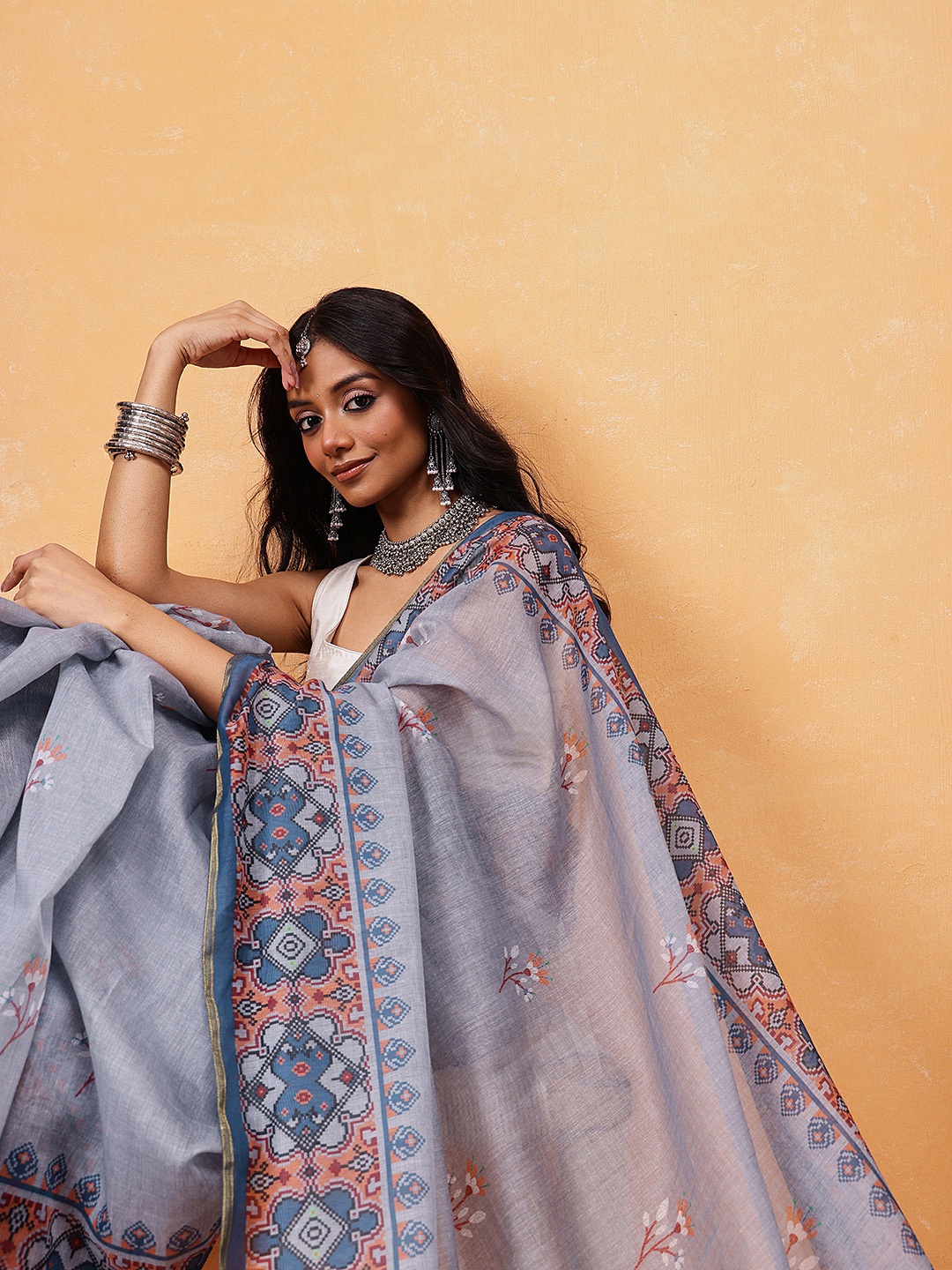 

Silk Land Floral Printed Ready to Wear Chanderi Saree, Grey