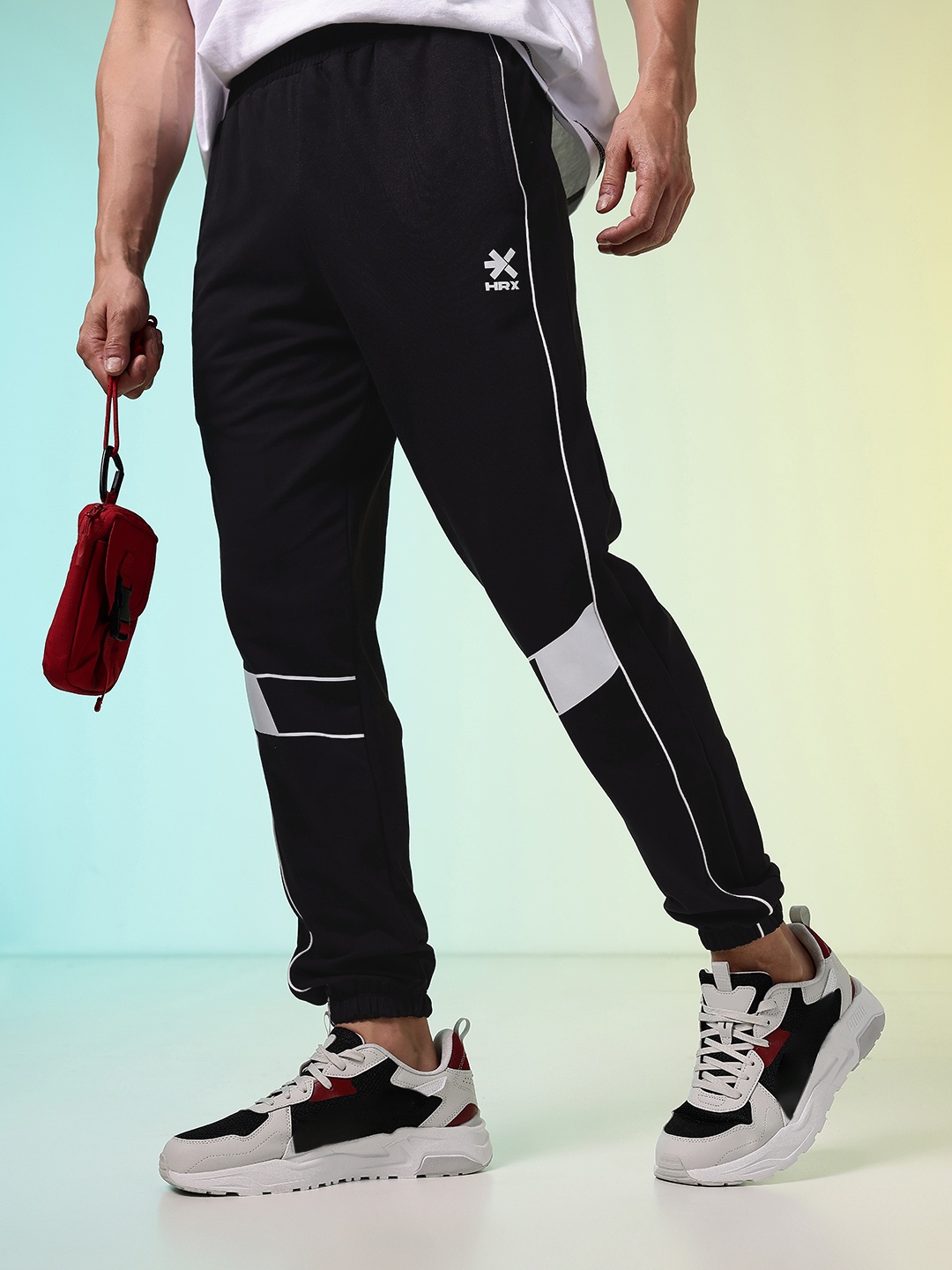 

HRX by Hrithik Roshan Men Printed Lifestyle Joggers, Black