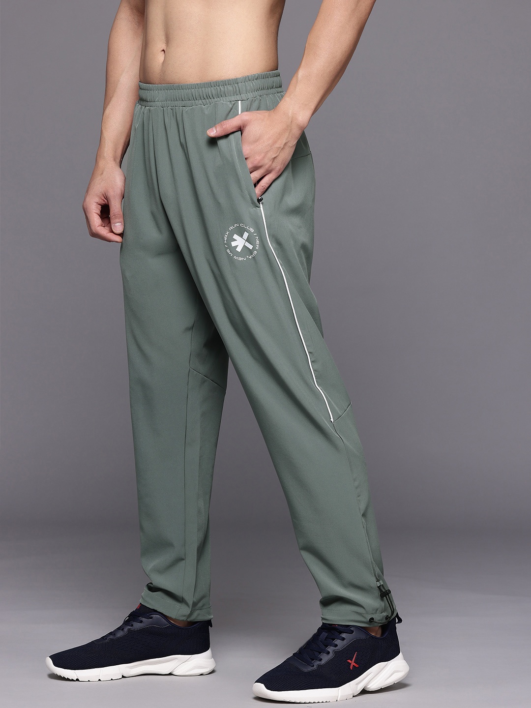 

HRX by Hrithik Roshan Men Rapid-Dry Running Parachute Joggers, Green