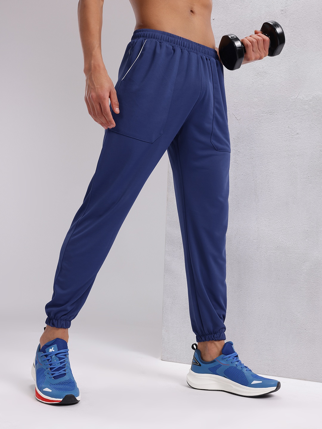 

HRX by Hrithik Roshan Men Contrast Piping Rapid-Dry Training Joggers, Blue