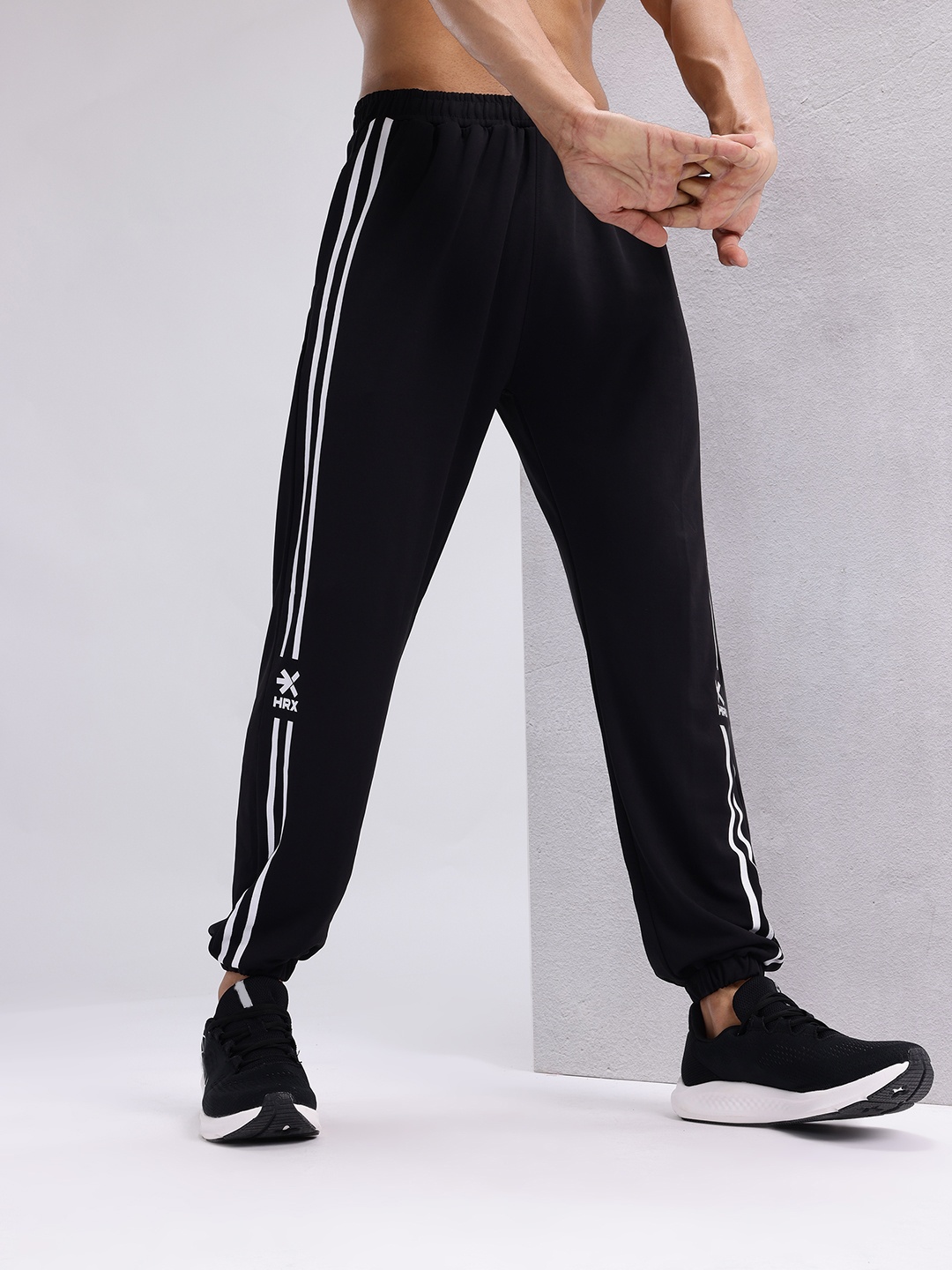 

HRX by Hrithik Roshan Men Rapid-Dry Training Joggers, Black
