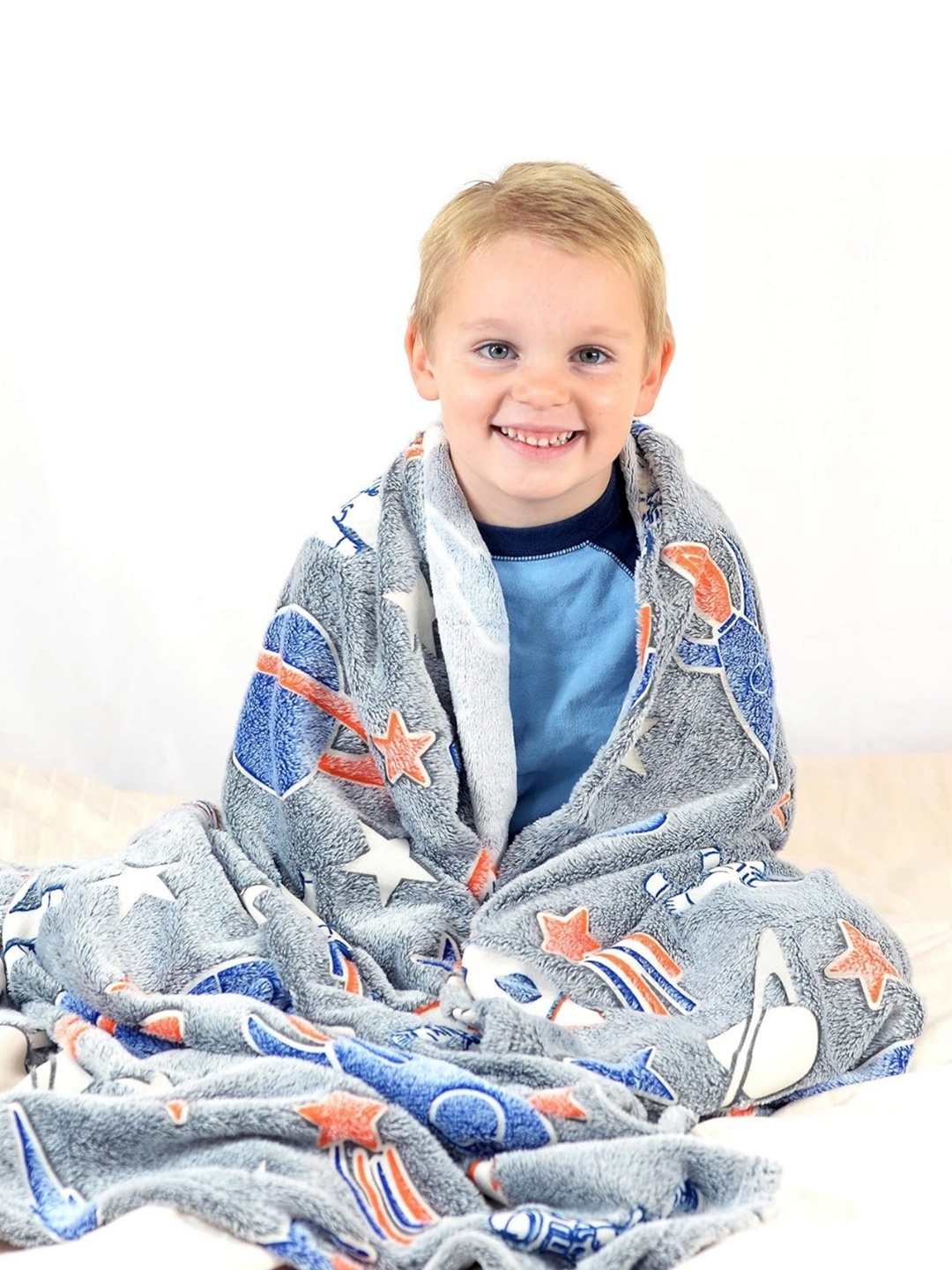 

Famyo Kids Glow in The Dark Rocket 220 GSM Queen Size Blanket, Grey