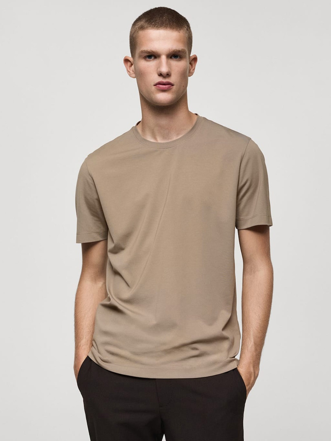 

MANGO MAN Performance T-shirt, Beige