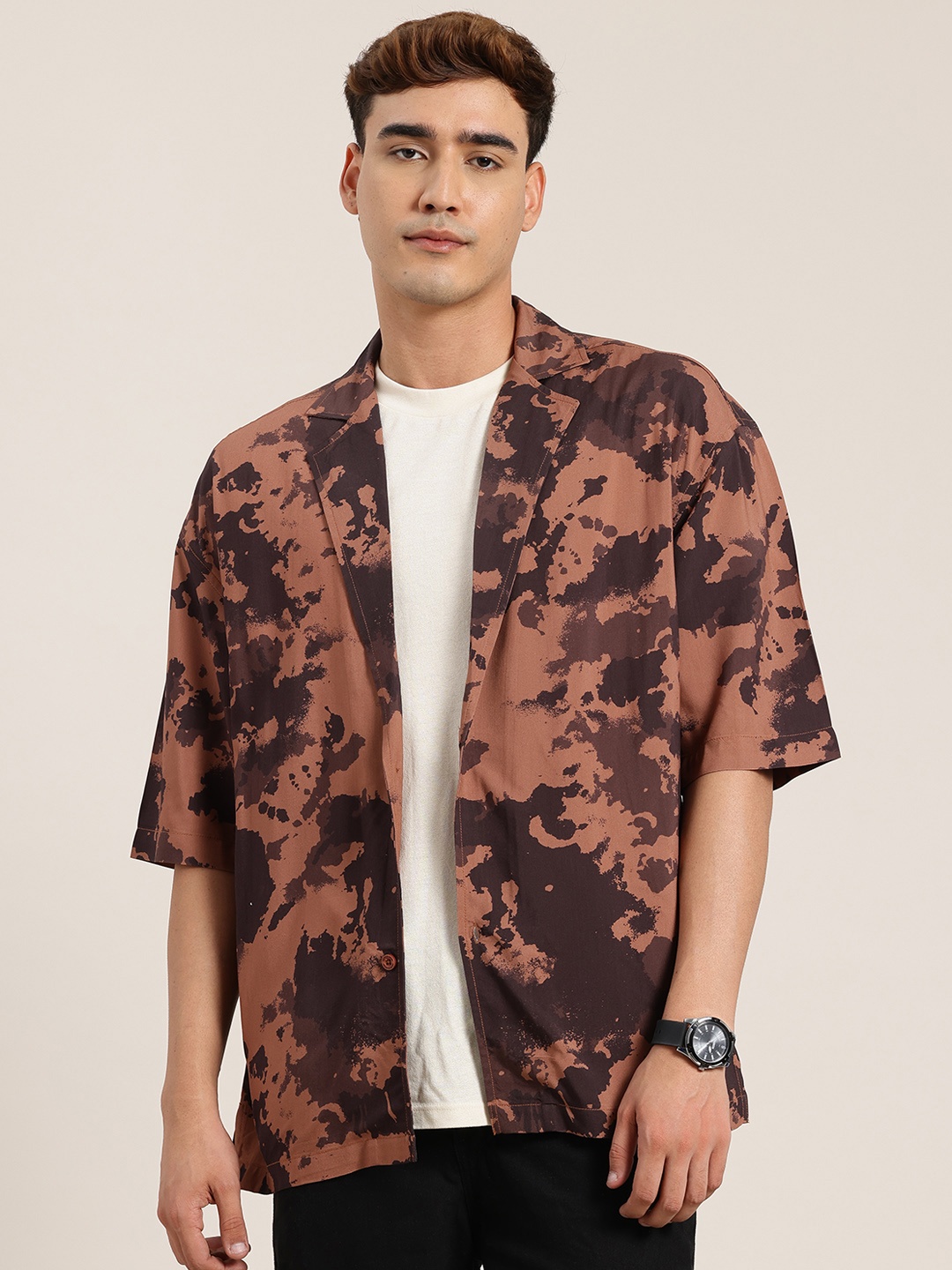

HERE&NOW Camouflage Print Drop-Shoulder Sleeves Cuban Collar Relaxed Fit Casual Shirt, Brown