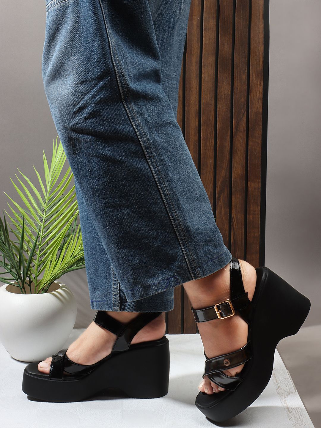 

Carlton London Women Open Toe Platform Heel Sandals, Black