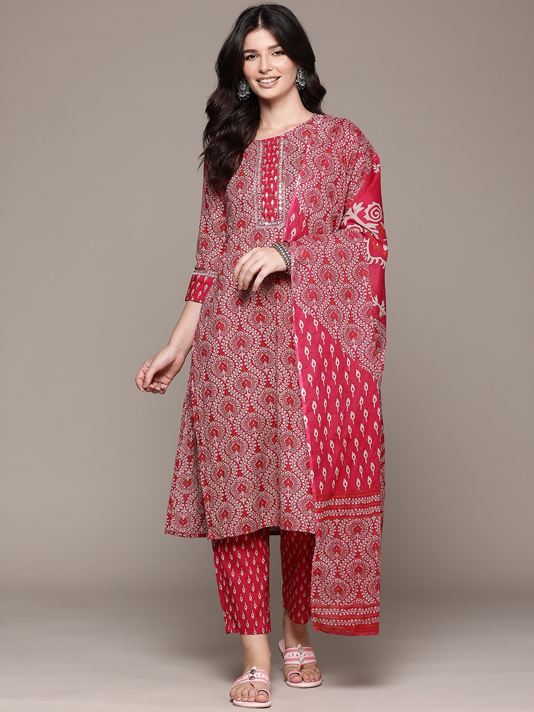 

Readiprint Floral Printed Thread Work Pure Cotton Kurta with Trousers & Dupatta, Fuchsia