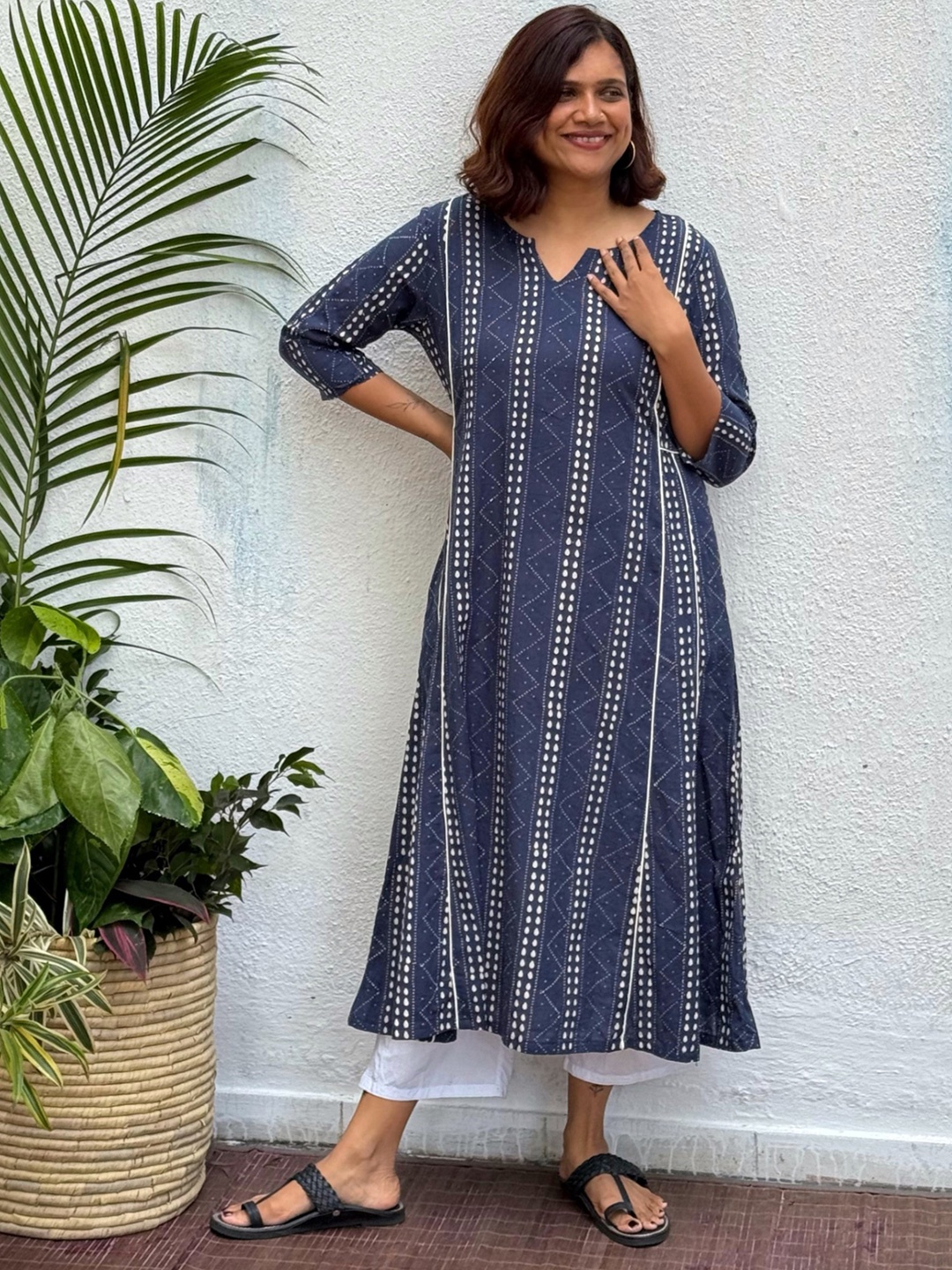 

Chidiyaa Shobha Block Geometric Printed Round Neck Pure Cotton A-Line Kurta, Blue