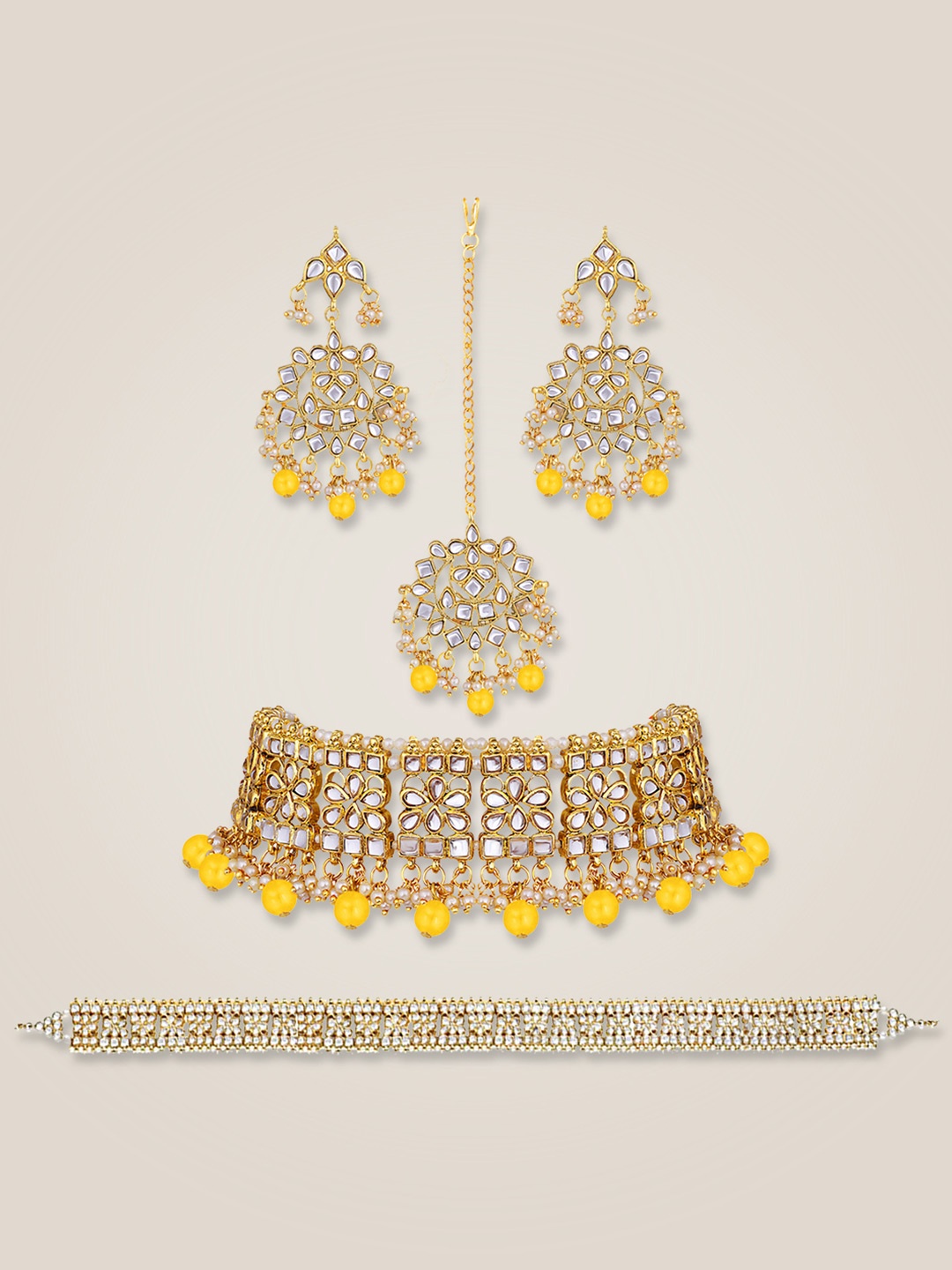 

Peora Gold Plated Stones Studded & Beaded Jewellery Set