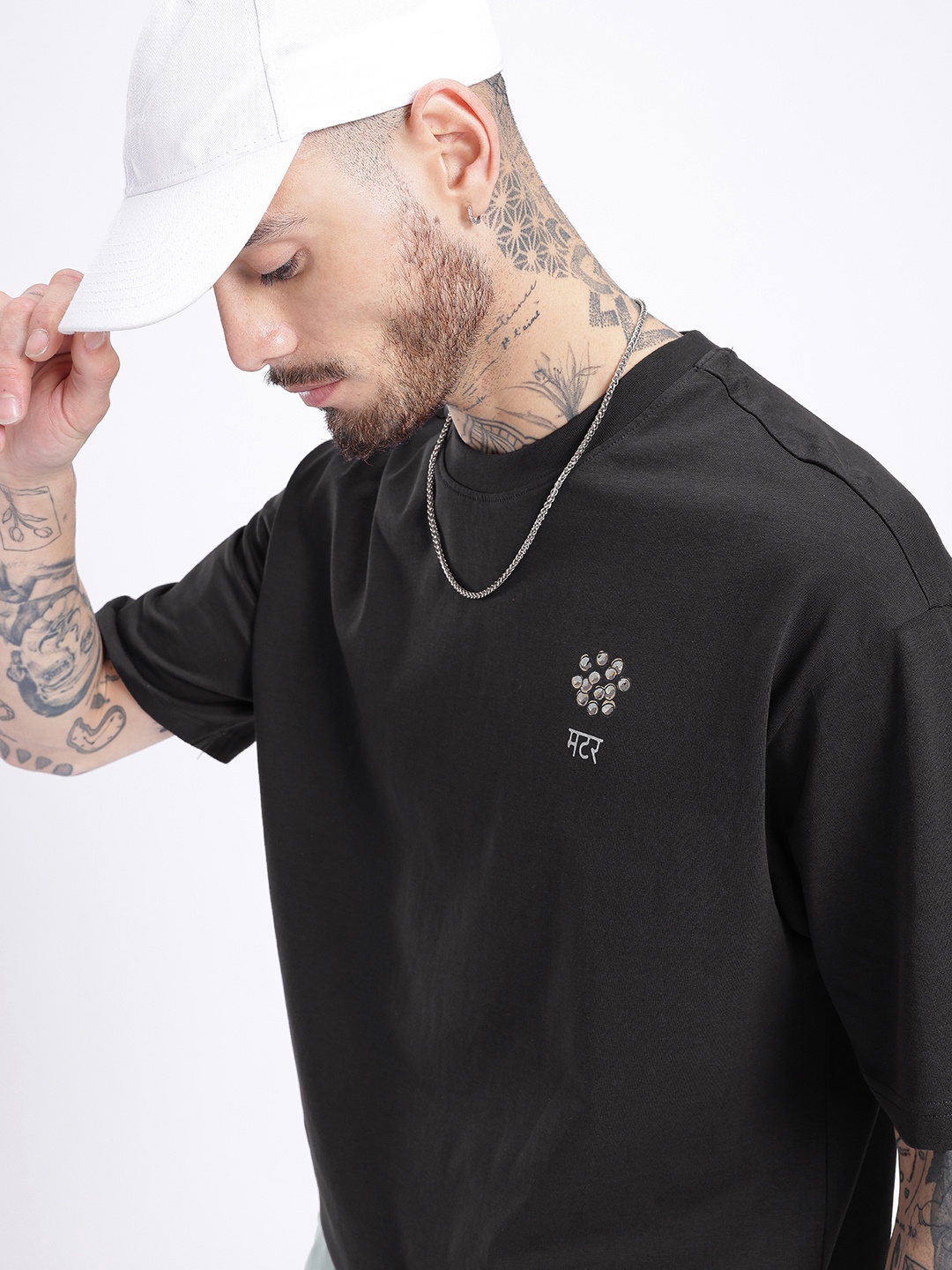 

glitchez Classic Vibe Minimal Printed Relaxed Fit T-shirt, Black