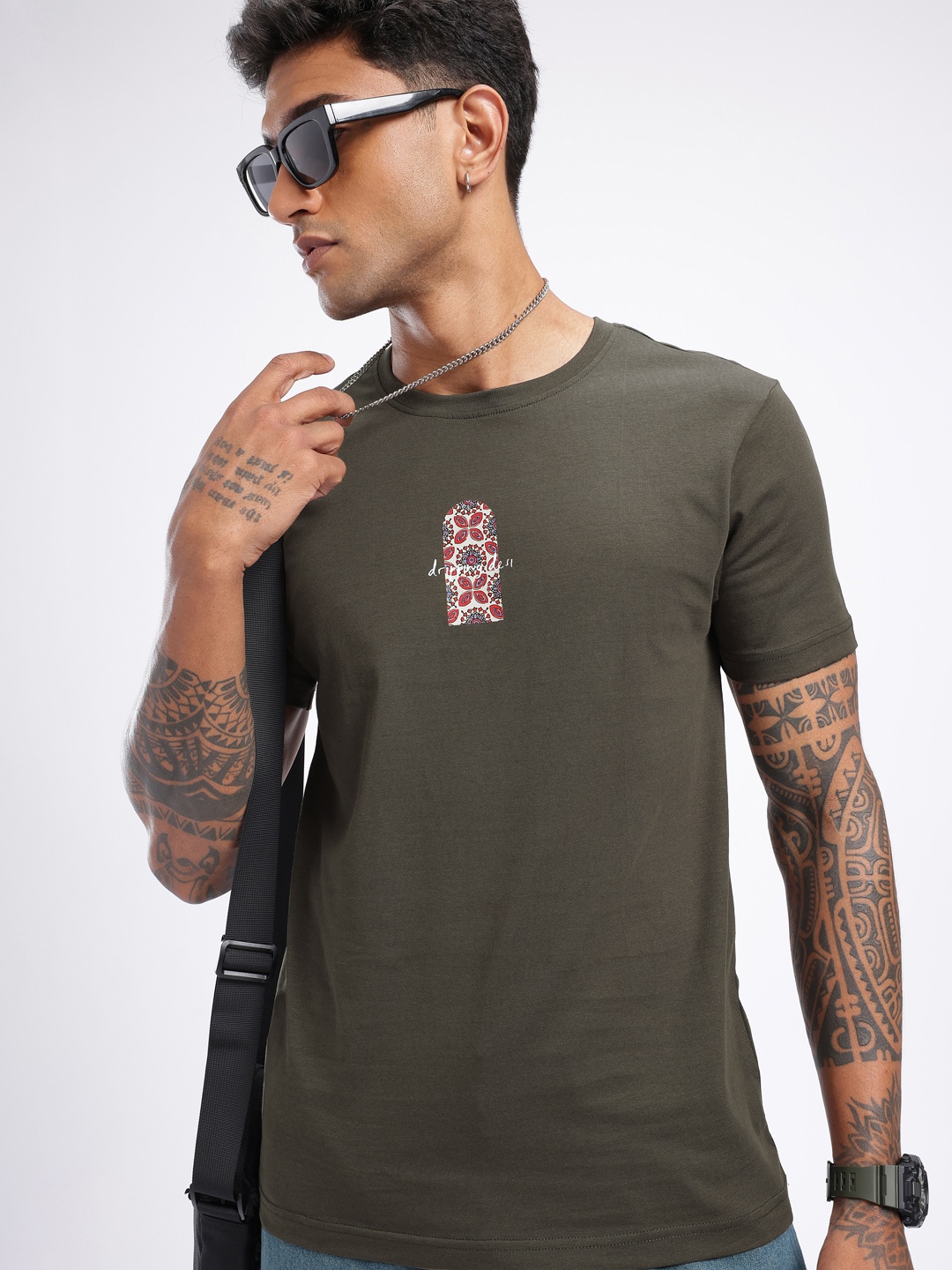 

glitchez Dripped Out Vibe Printed T-shirt, Olive