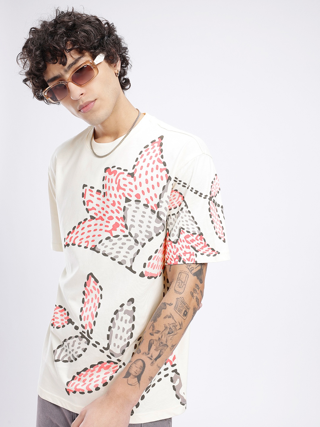 

glitchez Trendsetter Kanta Design Printed Oversized T-shirt, Off white