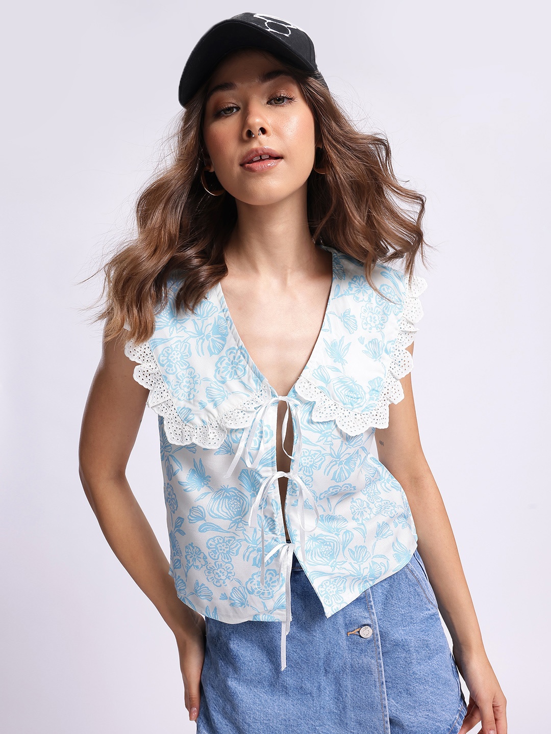 

DressBerry Flirty Fantasia Floral Print Top with Bow-Detail, Blue