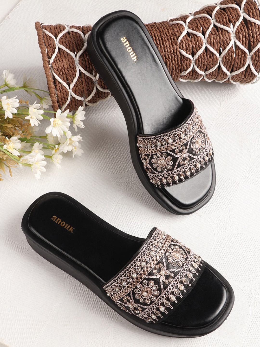 

Anouk Women Ethnic Flatform Sandals, Black
